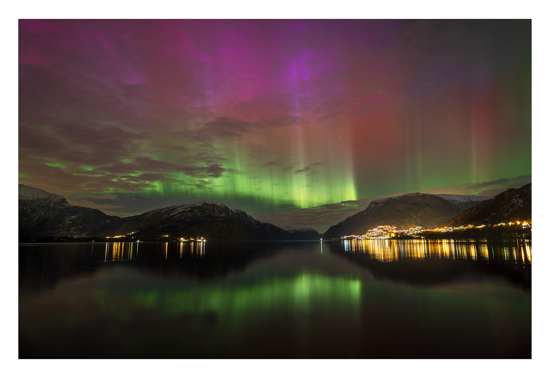 42. Nordlys over Sørfjorden.