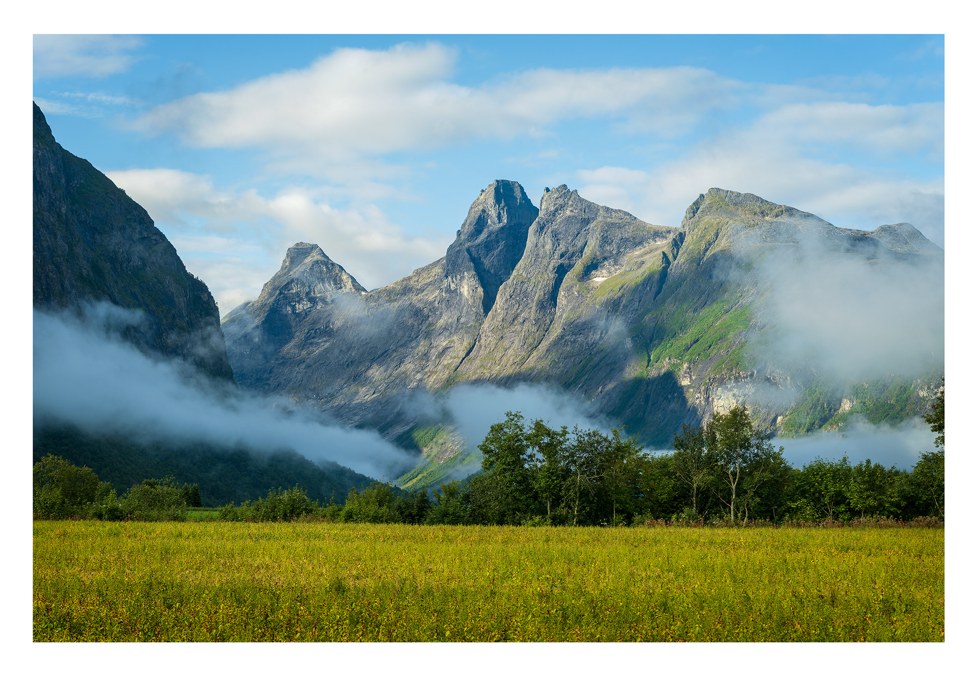 115. Kongen & Dronninga i morgonsol.