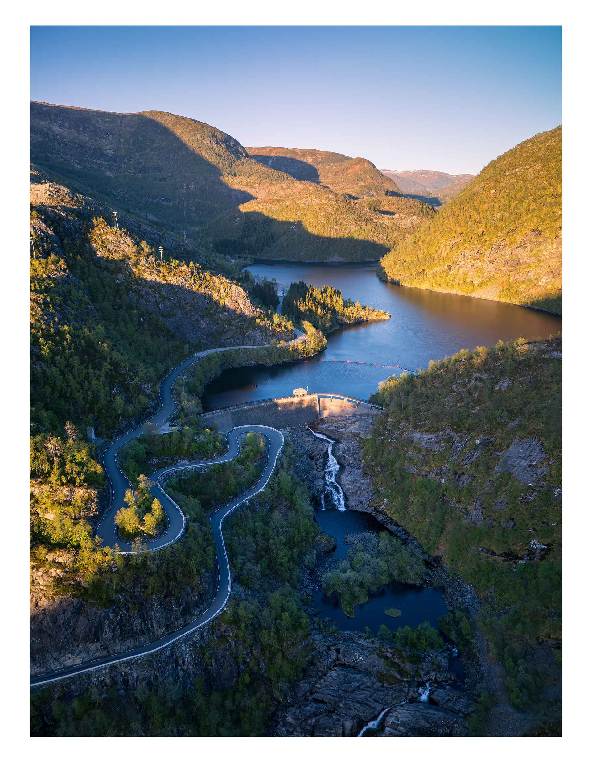 65. Sommarkveld ved Storefossen (Dronebilete).