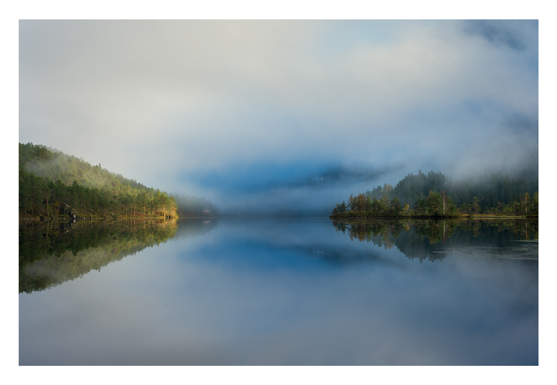 37. Stille morgon ved Vikavatnet.