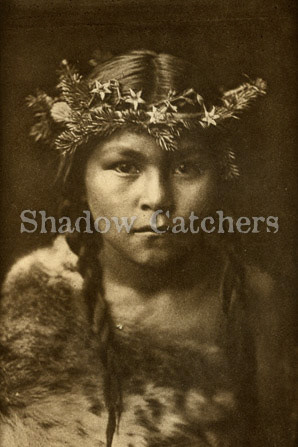 RED STARS, GREEN CROWN