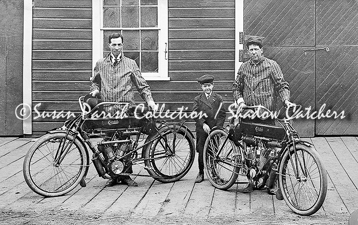 #DG746 -CURTISS MOTORCYCLISTS