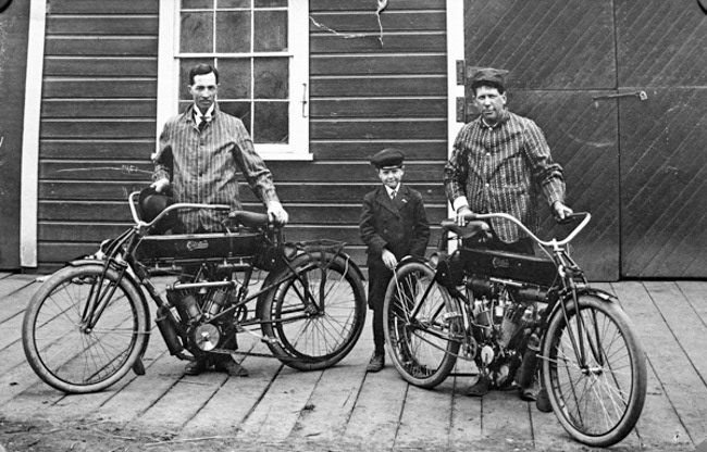 #H380 - GLENN CURTISS AND HIS MOTORCYLE