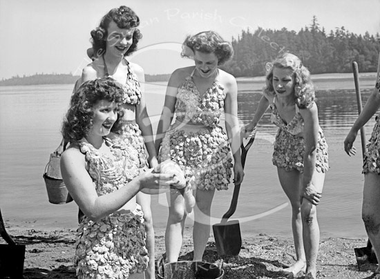 # V047 - "GEODUCK DERBY SERIES" by Vibert Jeffers, Photographer. Carlyon Beach, Thurston County, Washington