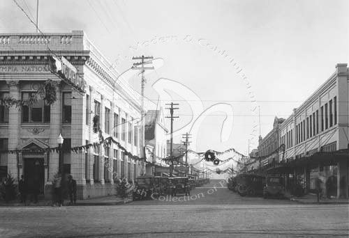 The Ray Theater - Mid Block