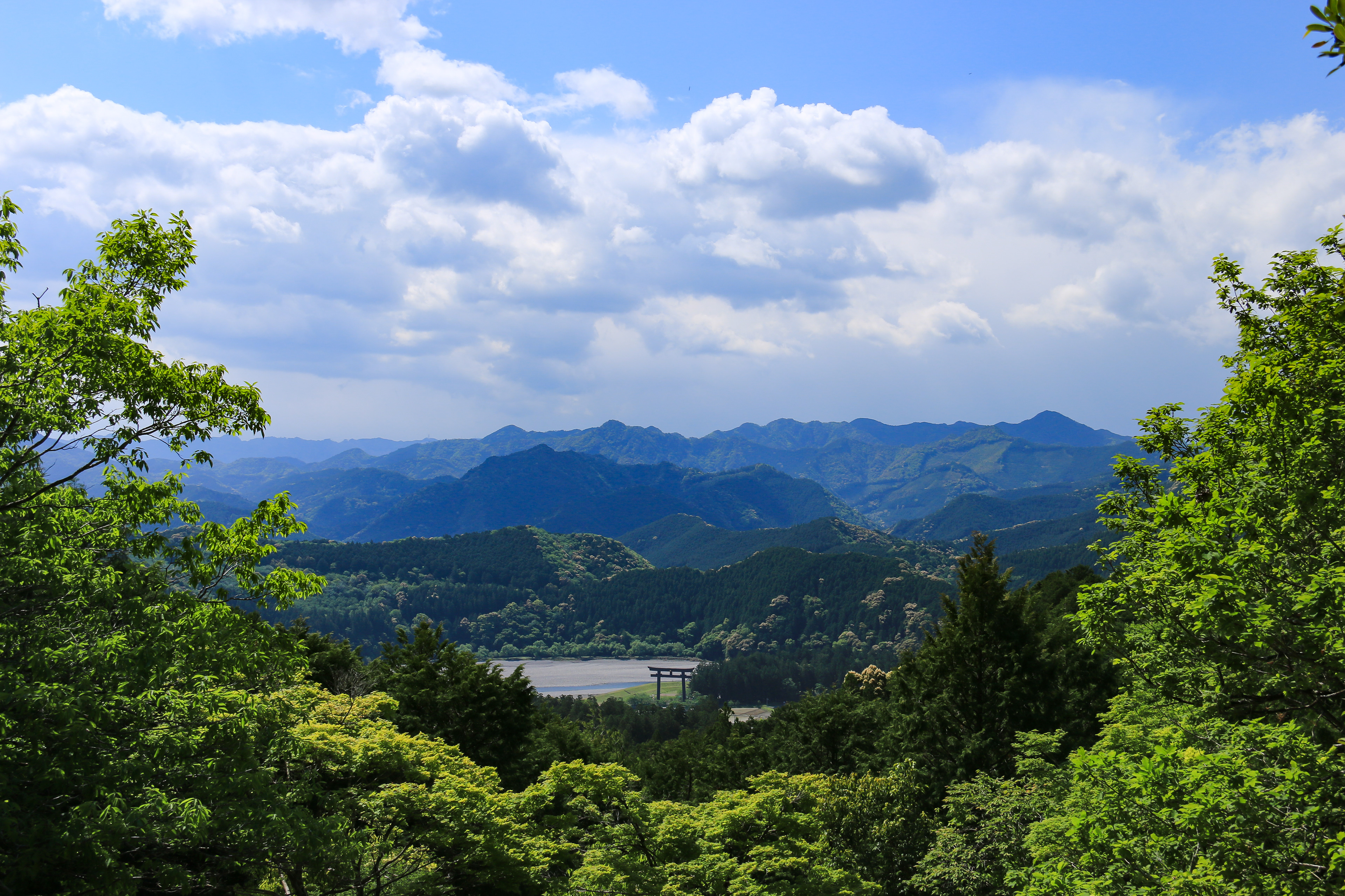 熊野神社本宮の大鳥居