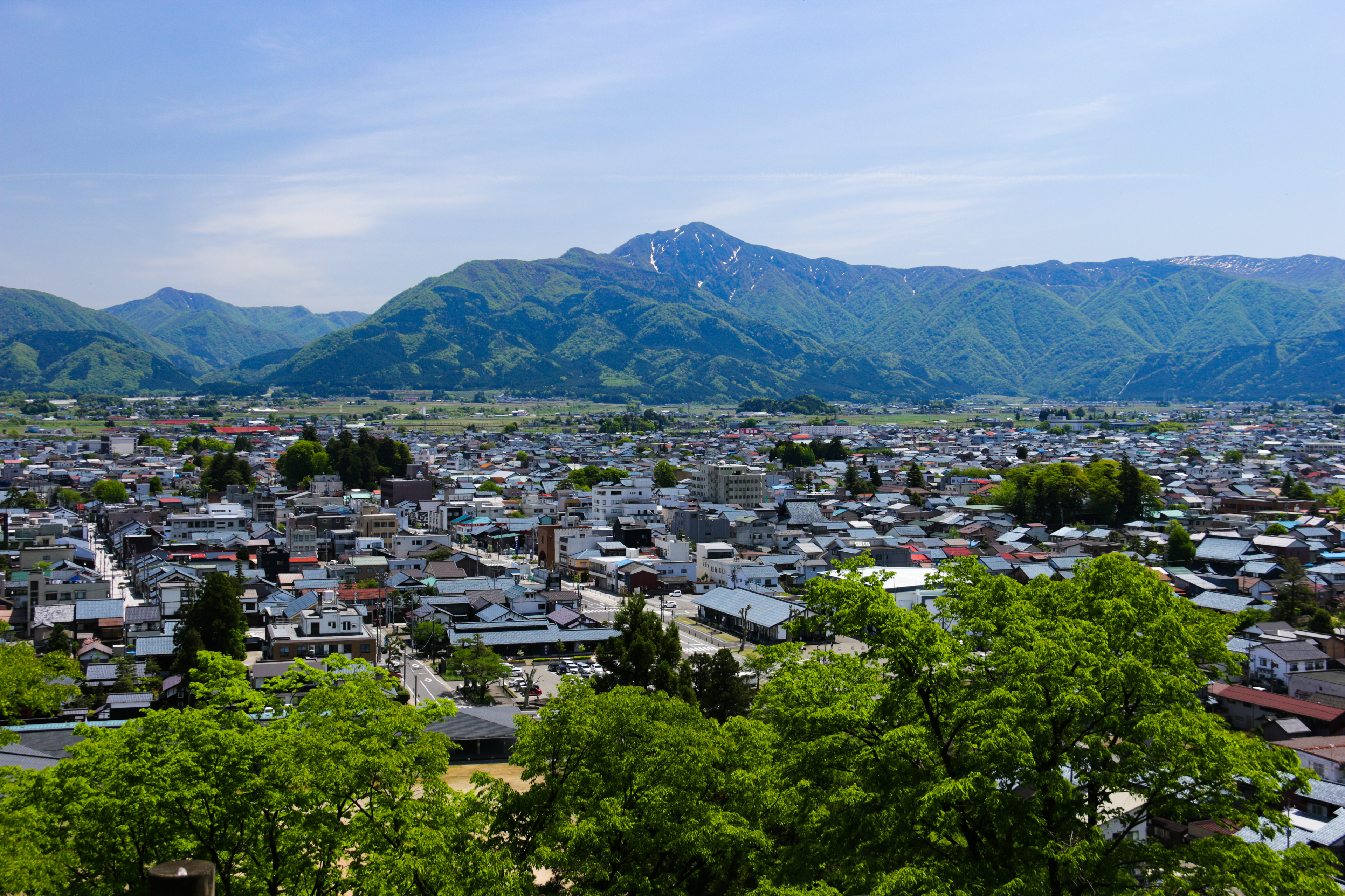 福井 越前大野城から荒島岳遠景