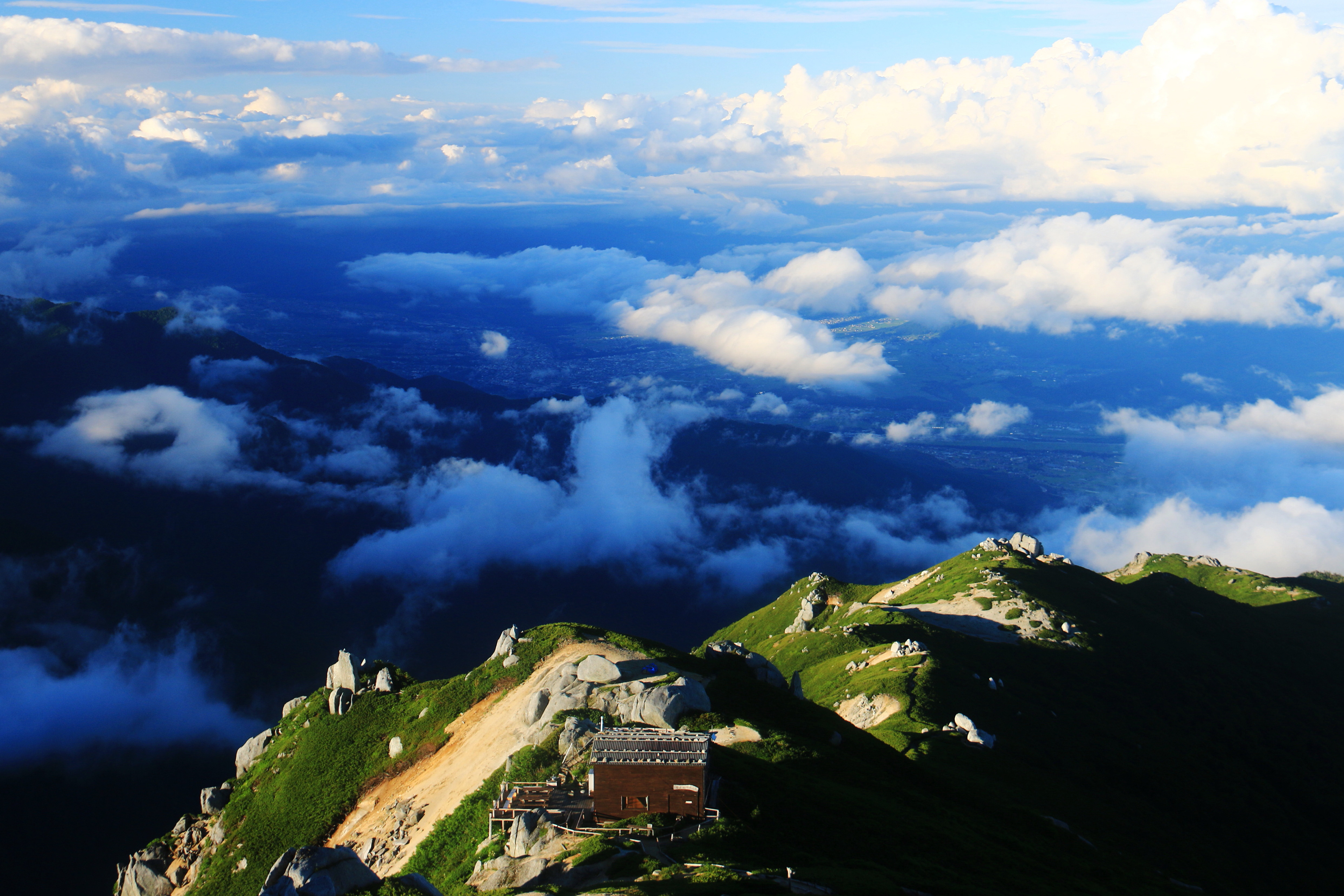 空木岳山頂より