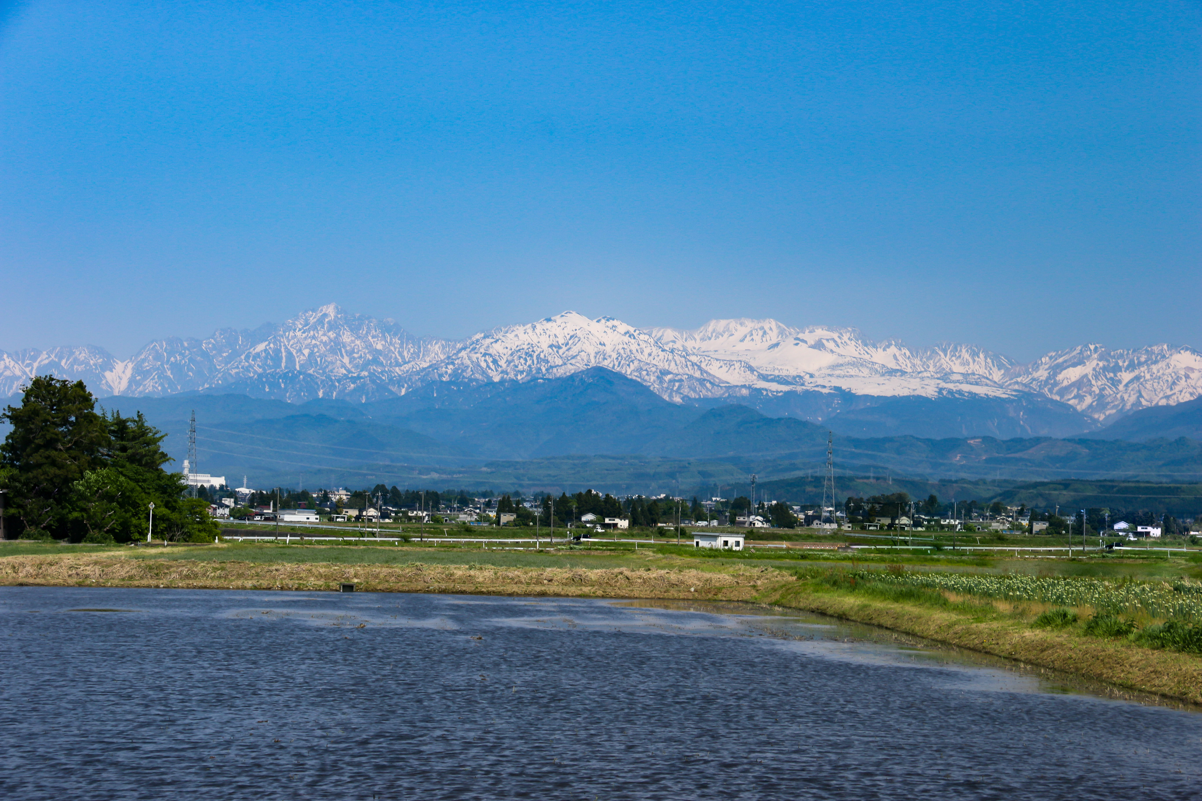 富山平野の春 立山連峰遠景