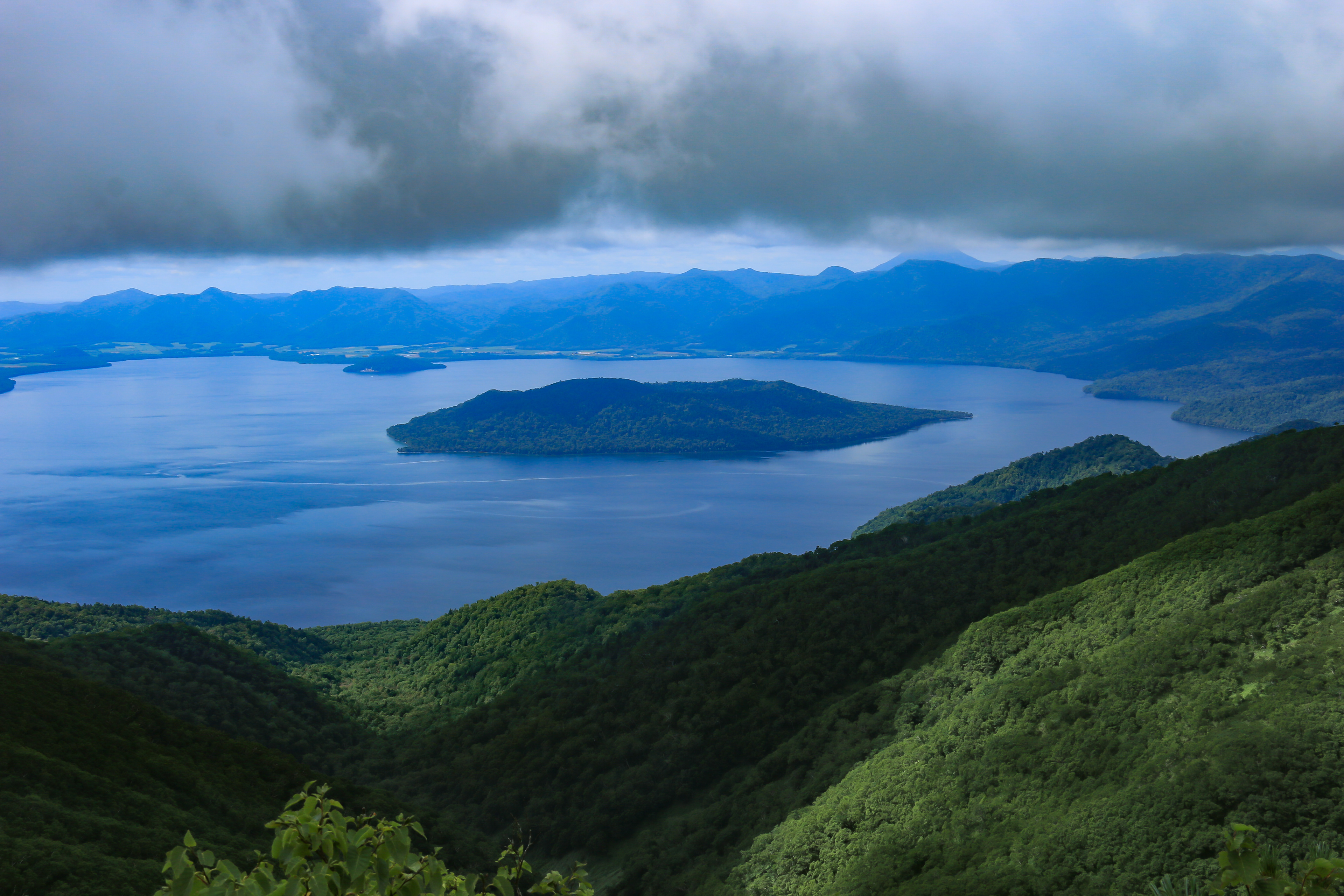 藻琴山山頂からの屈斜路湖