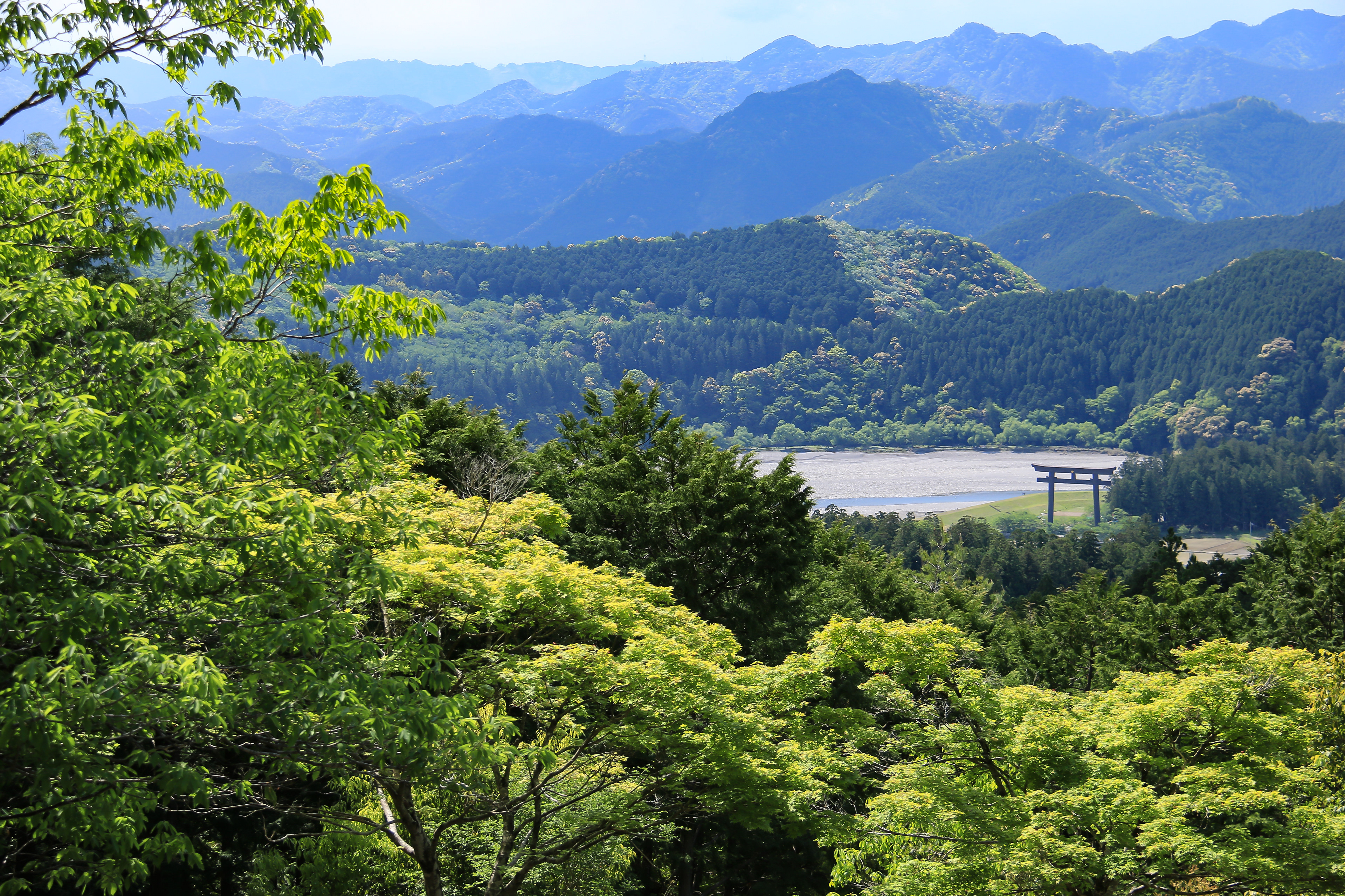 熊野神社本宮の大鳥居
