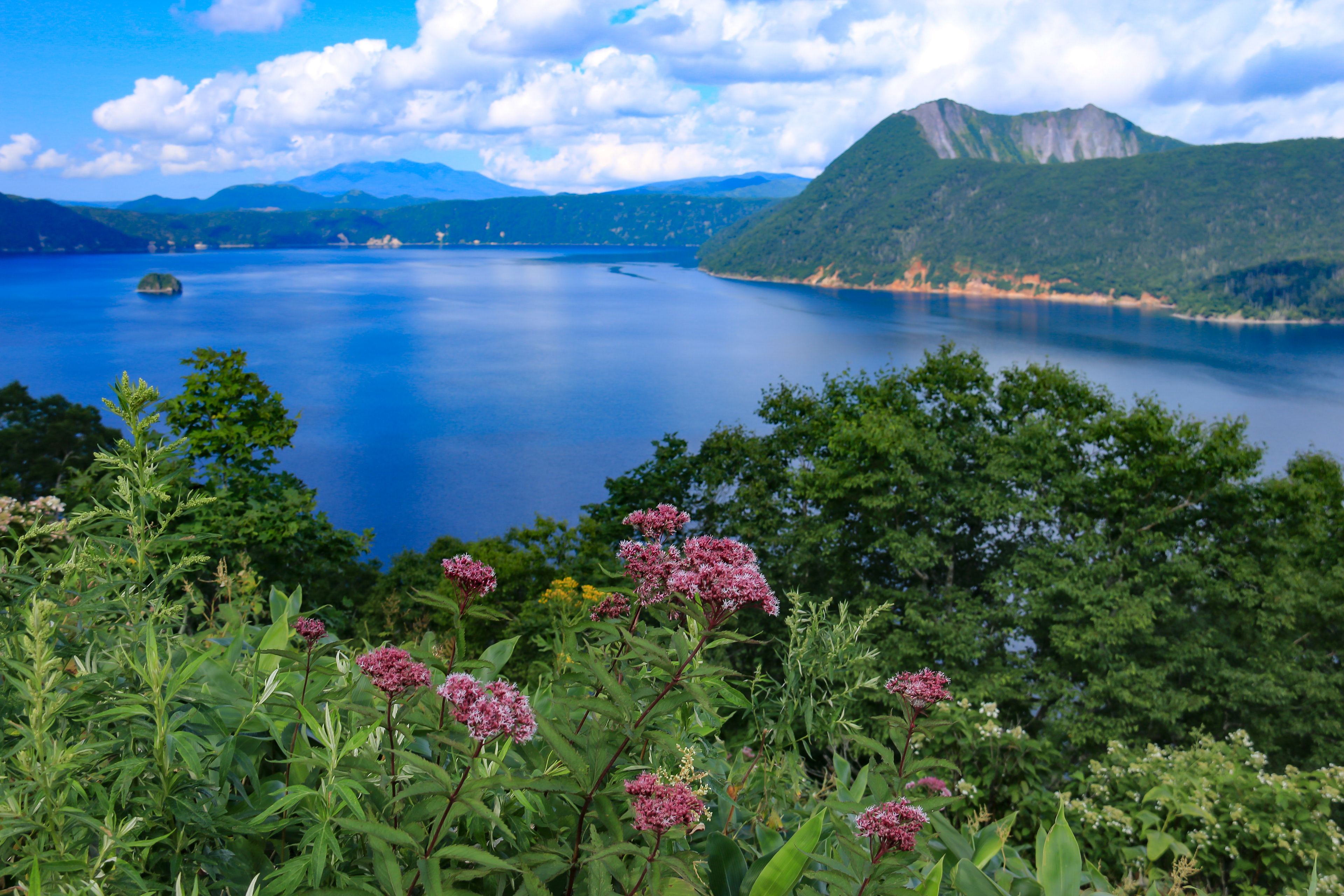 摩周湖 摩周岳と斜里岳遠景