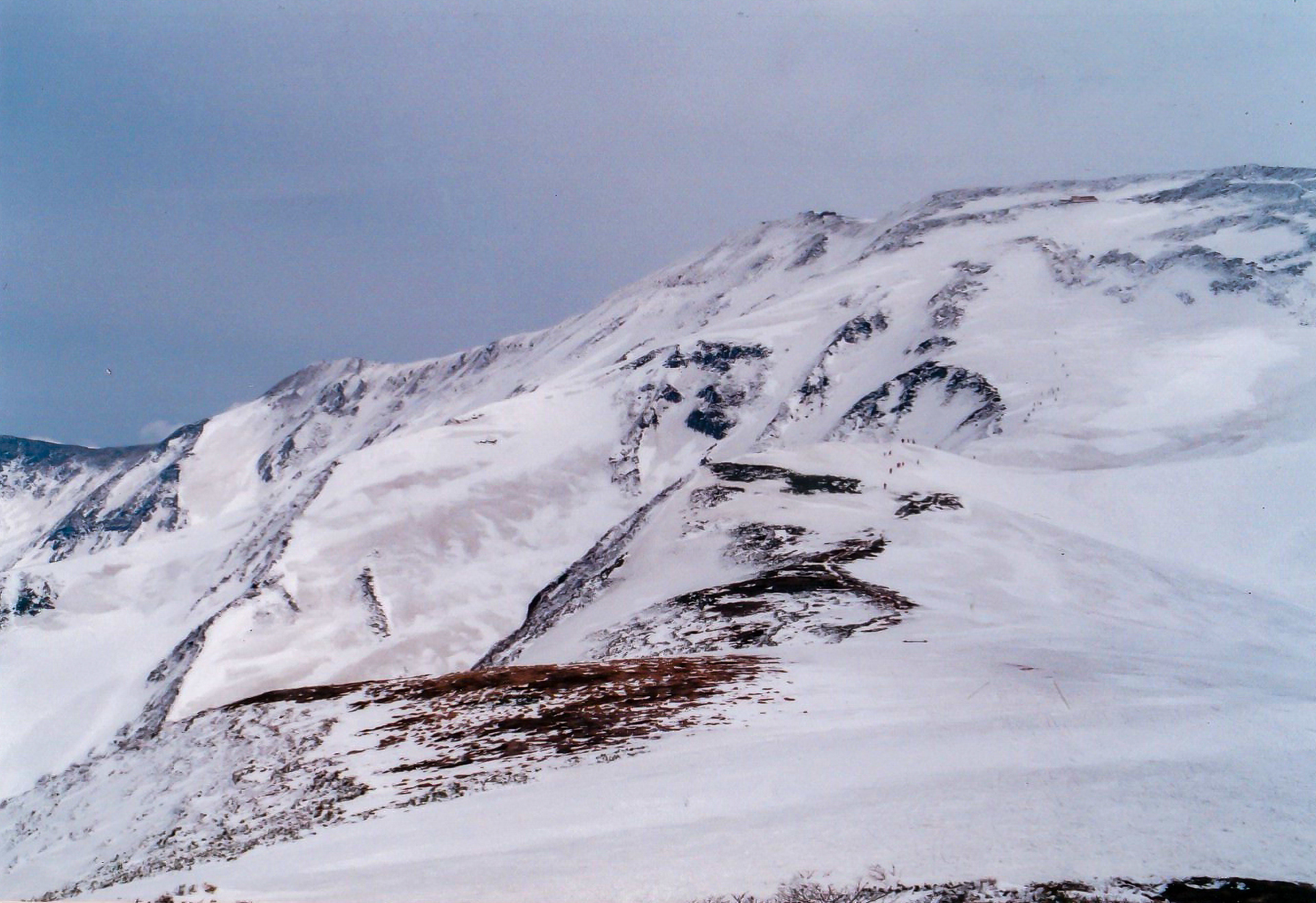 厳冬期の月山 山頂を望む