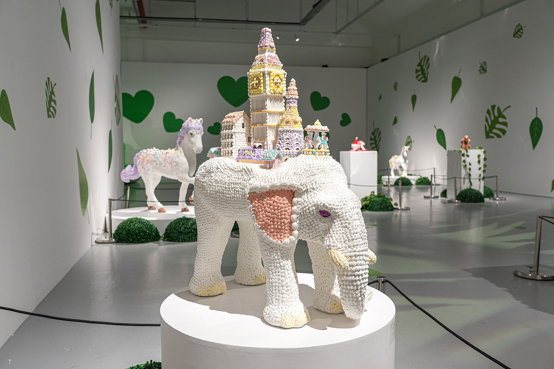 "Animal Kingdom" with works by Osamu Watanabe ©渡辺おさむ