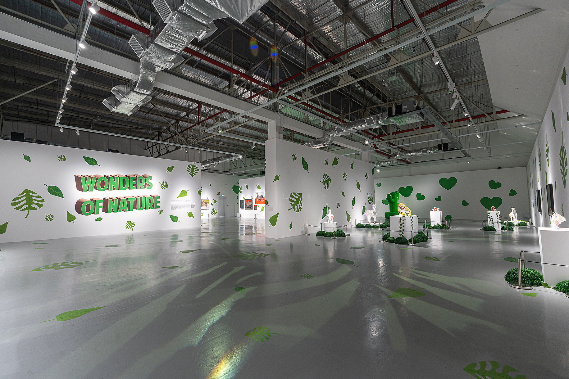 "Animal Kingdom" with works by Osamu Watanabe ©金丸悠児 