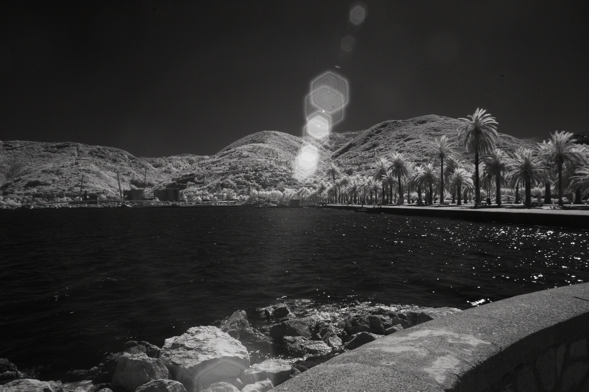 18mm • ƒ/11 • 1/4s • ISO 200