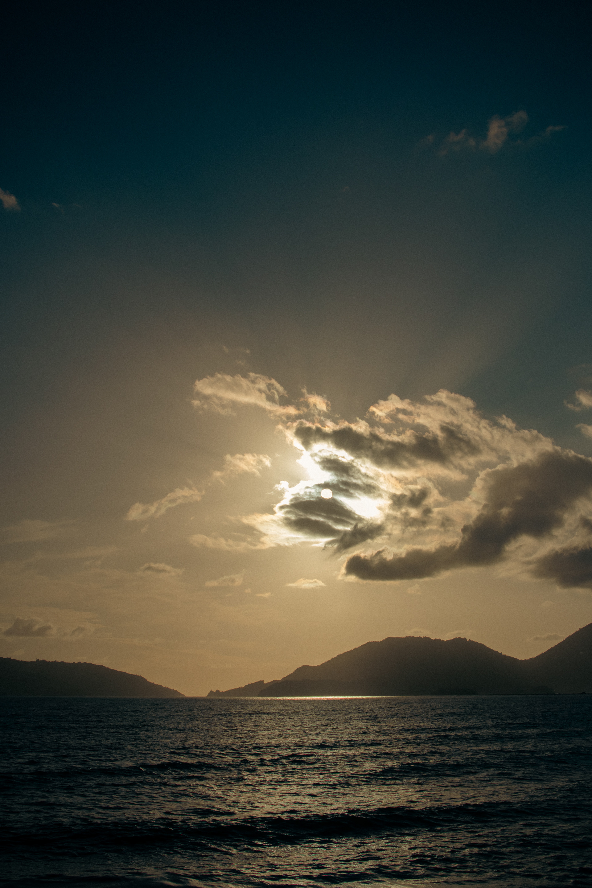 ƒ/10 28mm 1/2500sec. ISO100