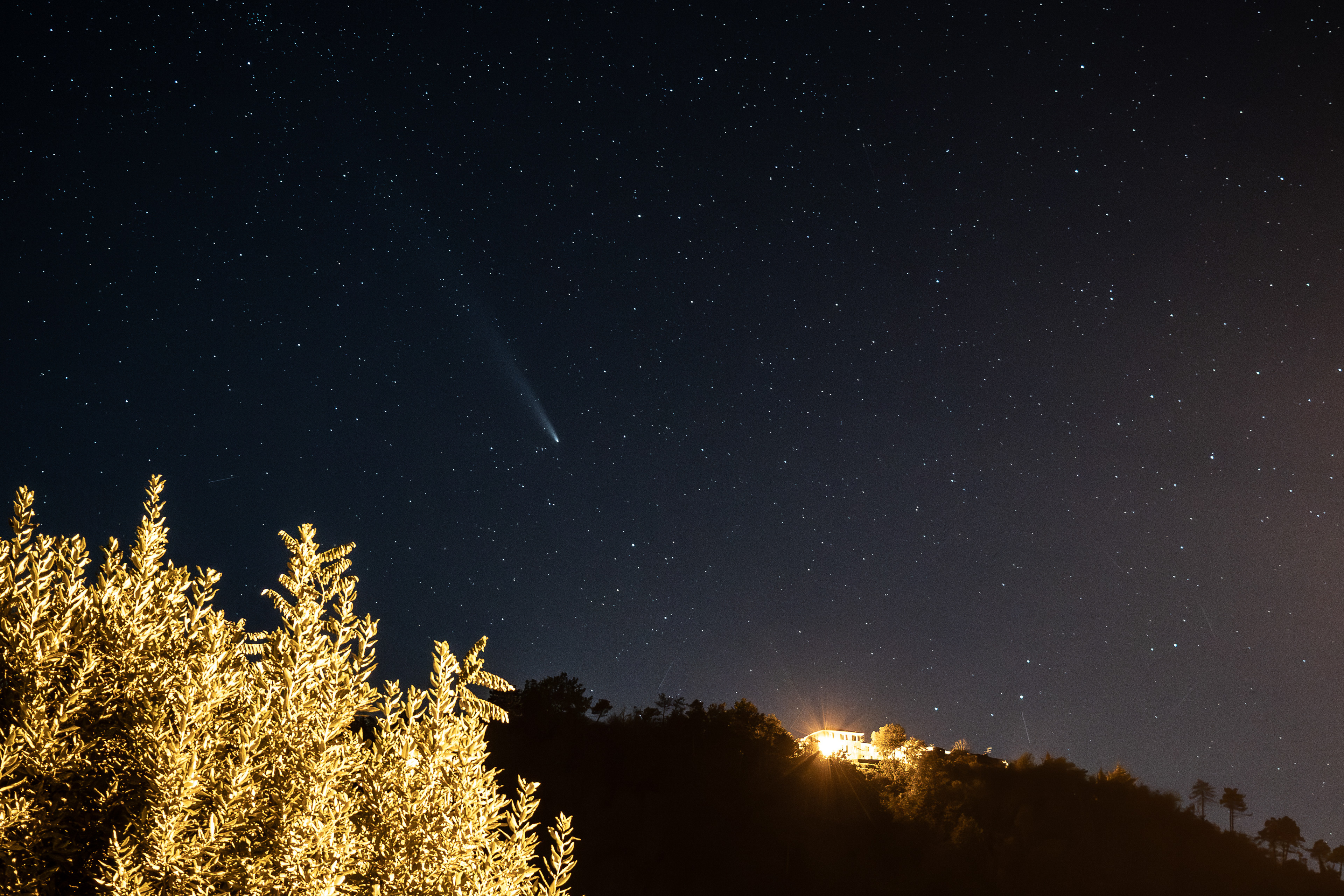 ƒ/3.5 28mm 8sec. ISO1600