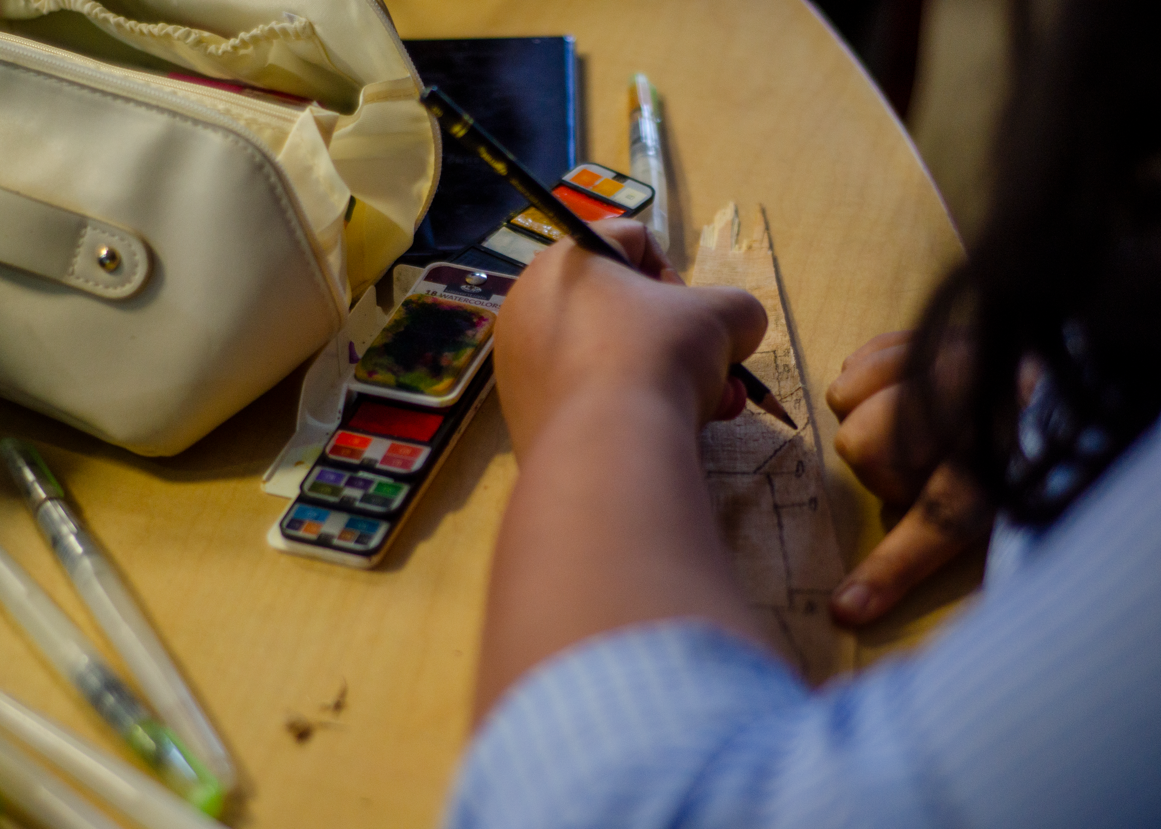 Taller de “Construcción de naves marcianas: arte y narrativa en la frontera” impartido por Omar Khalid