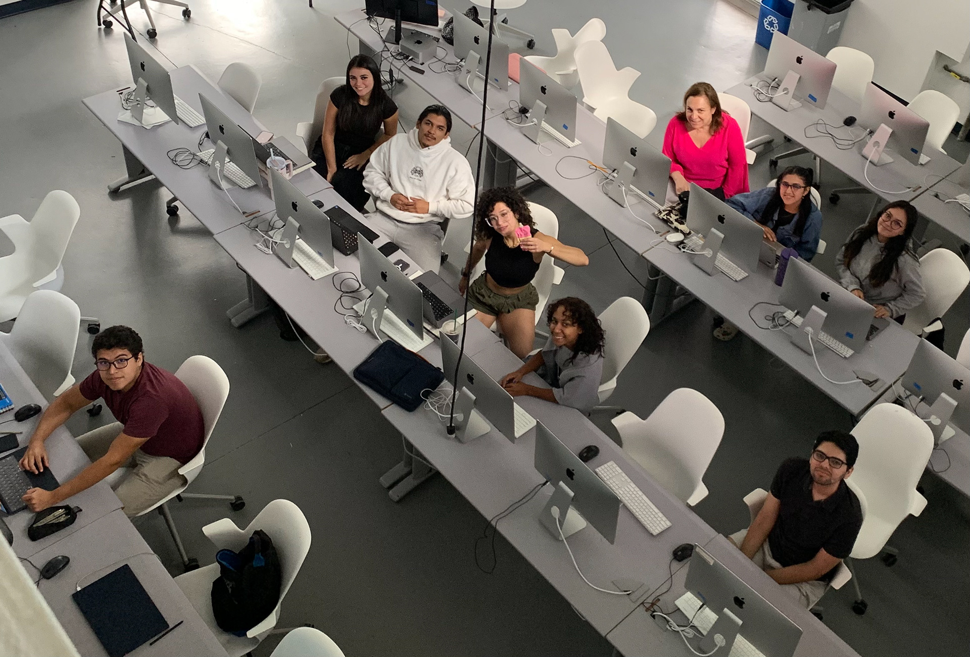 Professor Silvia Pease and her participating students at FIU Miami, Florida.