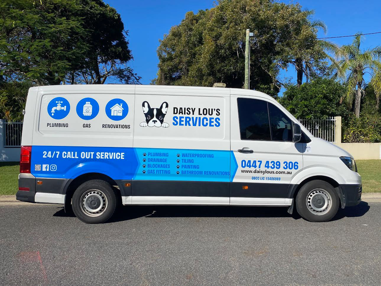 Daisy Lou's Services Van Signage