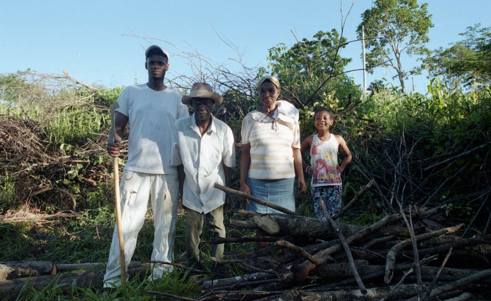 Eduardo, Seu Tomé, Dona Geni e Vitória. Quilombo do Macuco, Minas Novas, MG, Brasil.