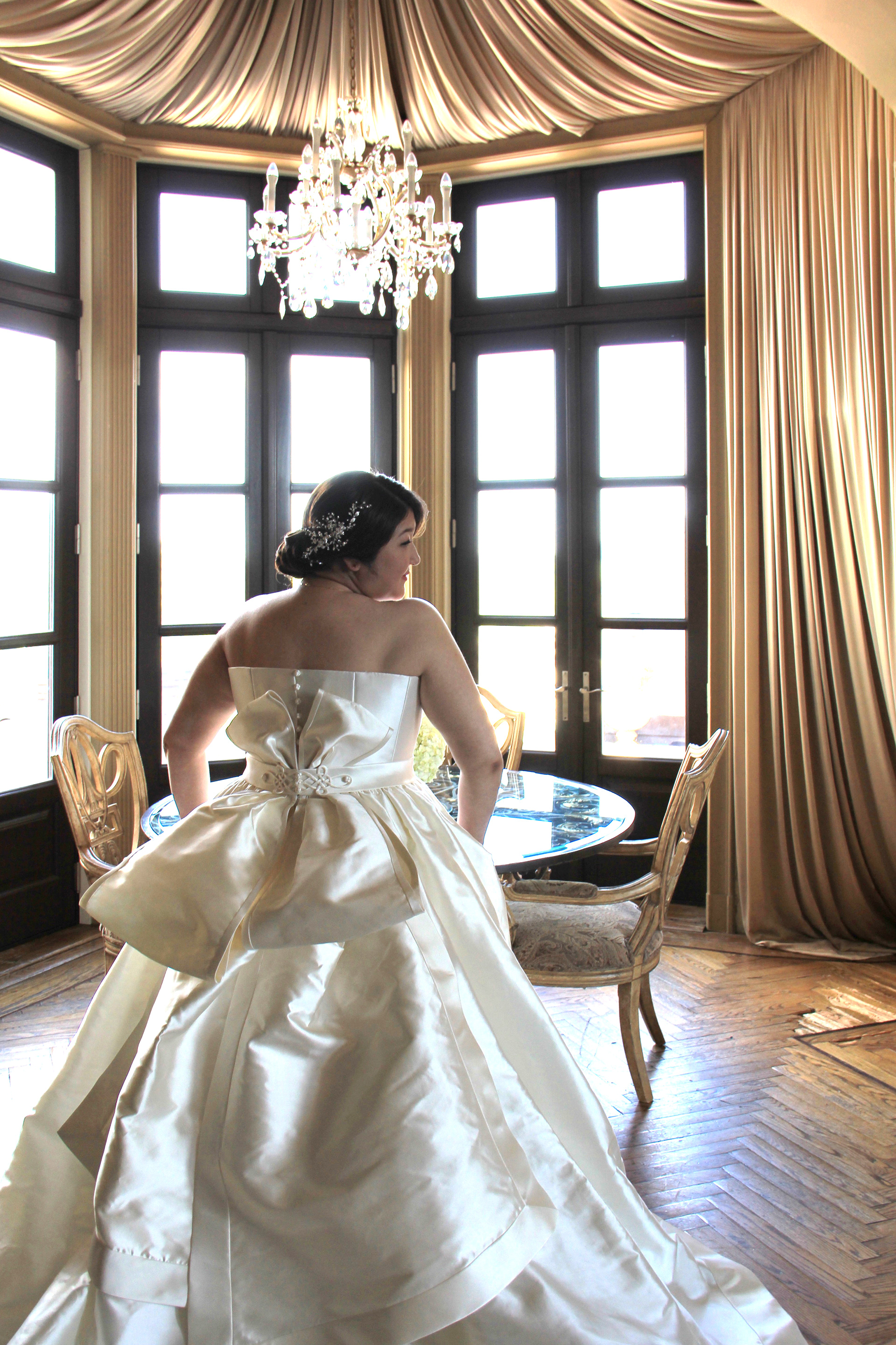 Jeena wanted to feel beautiful and tie in a bit of Korean tradition into her gown. Photo credit: Colette Komm