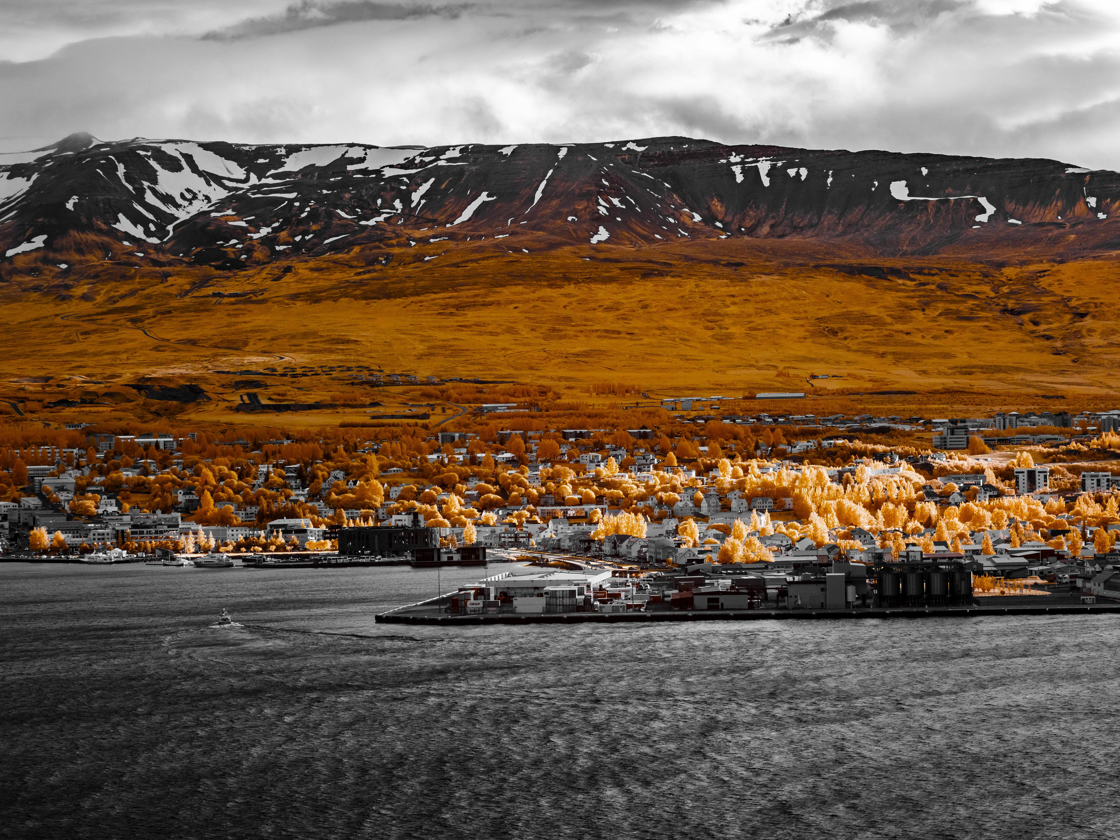 Akureyri. 590nm infrared.
