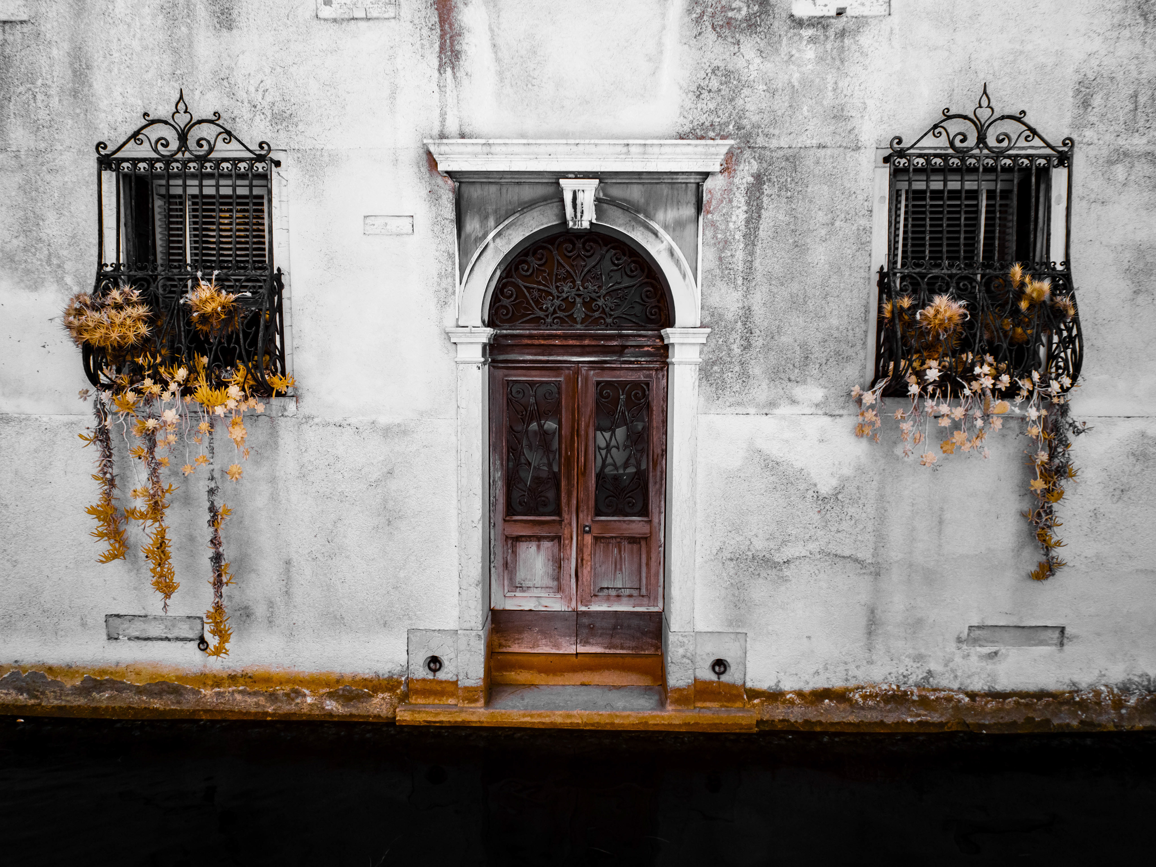 Italy. 590nm infrared.