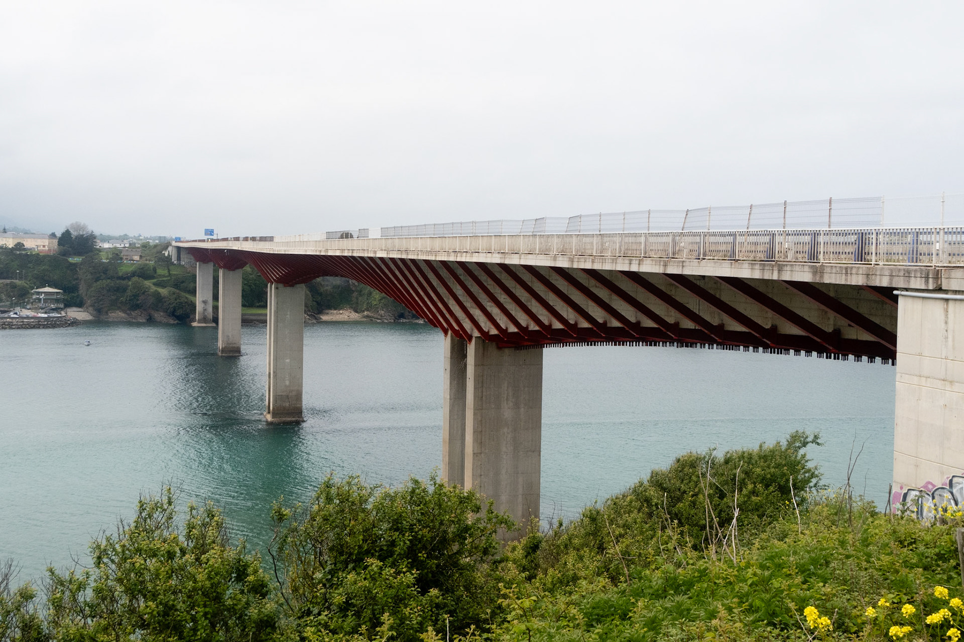 brug over de Ria de Ribadeo