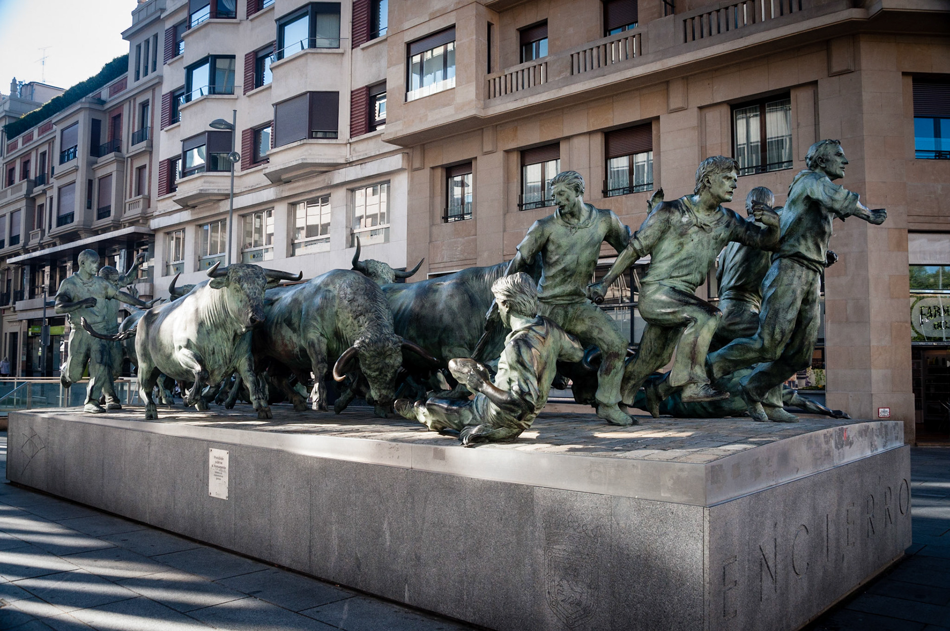 statue of the toreros