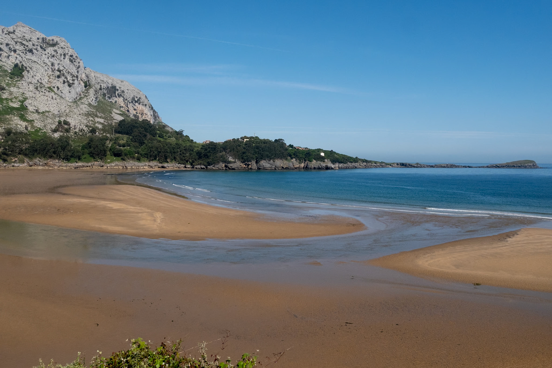 strand bij Islares