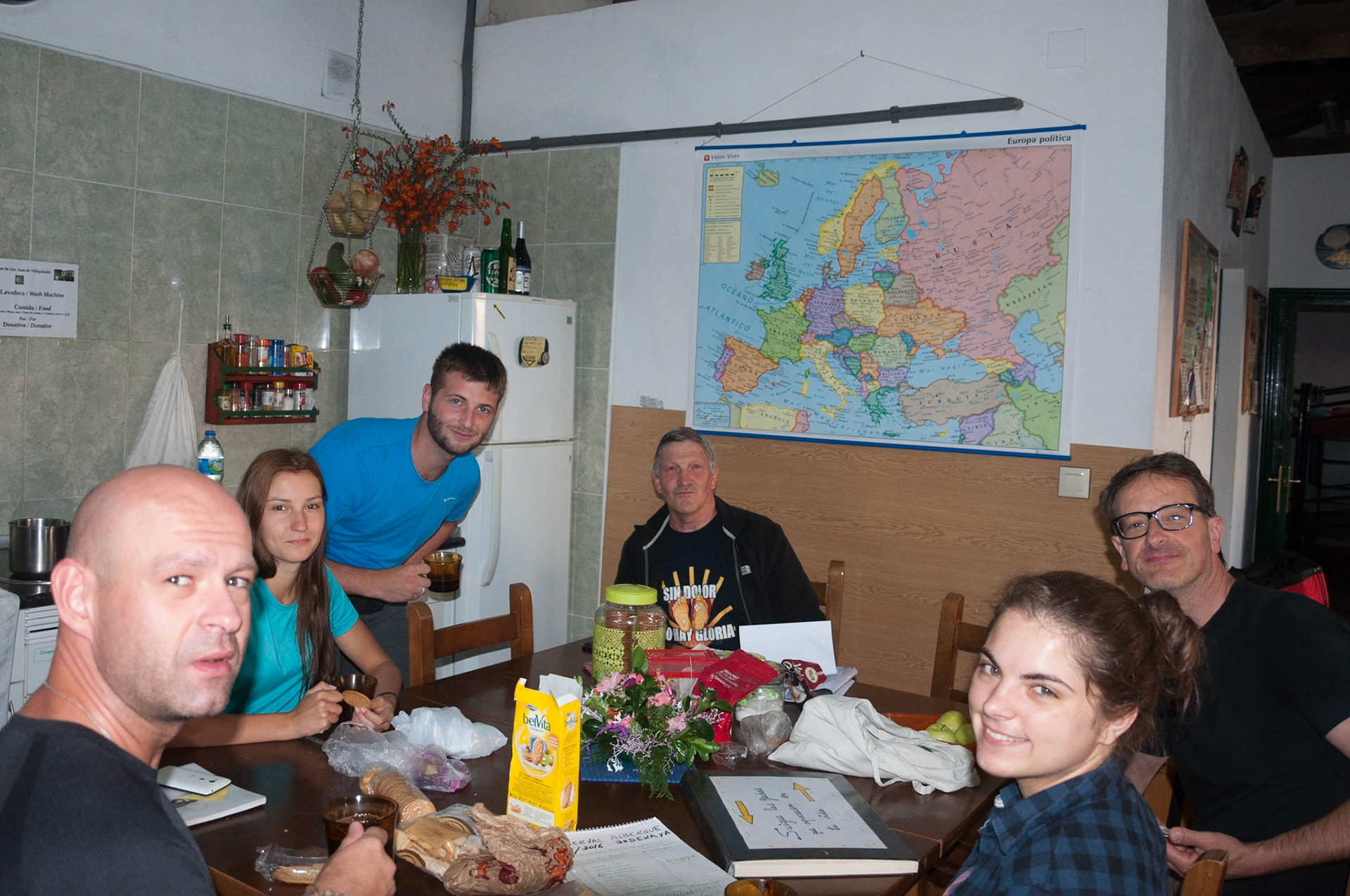 breakfast in the albergue