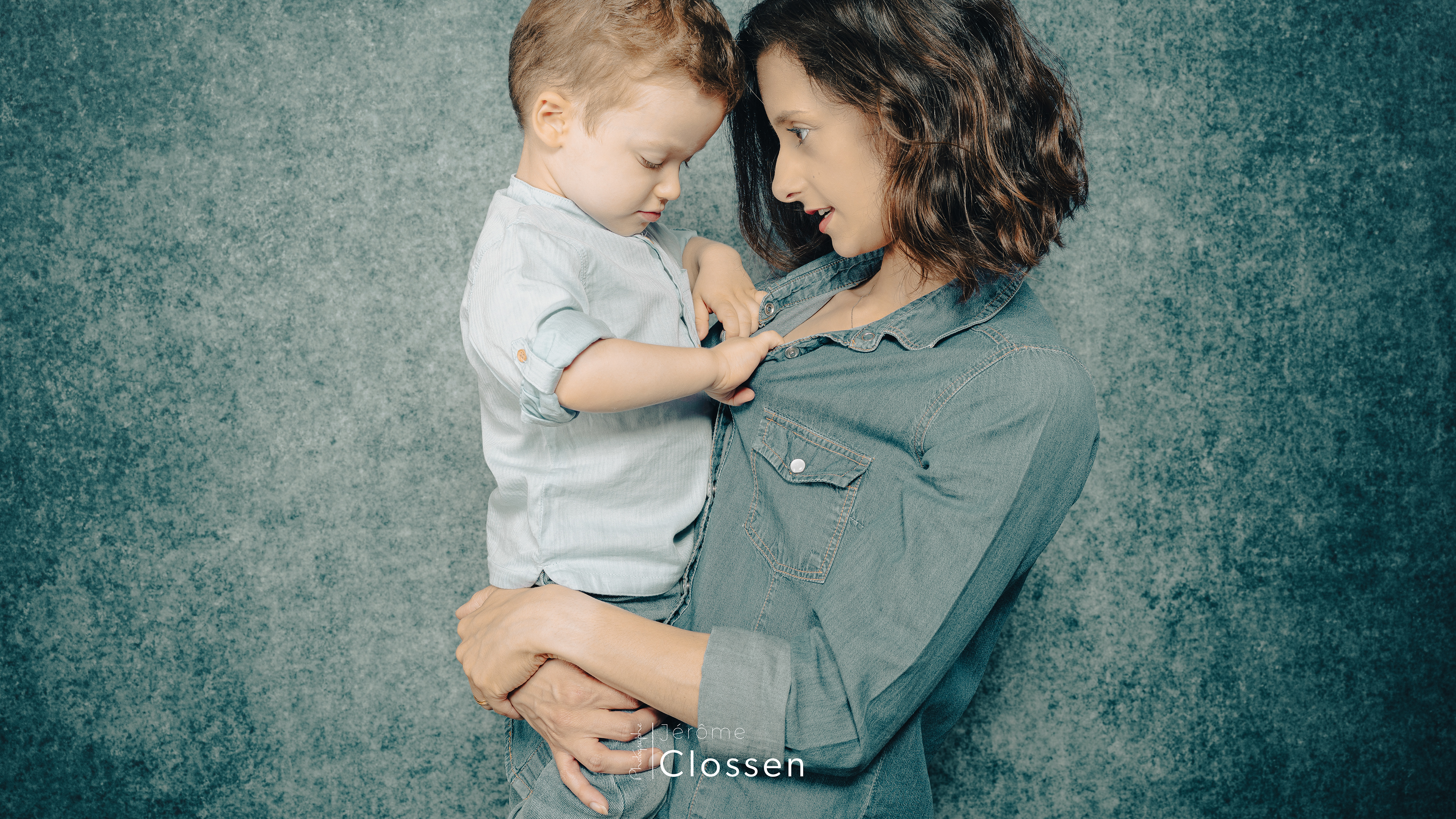 Portrait / Famille / femme / bébé / Ardennes / France 