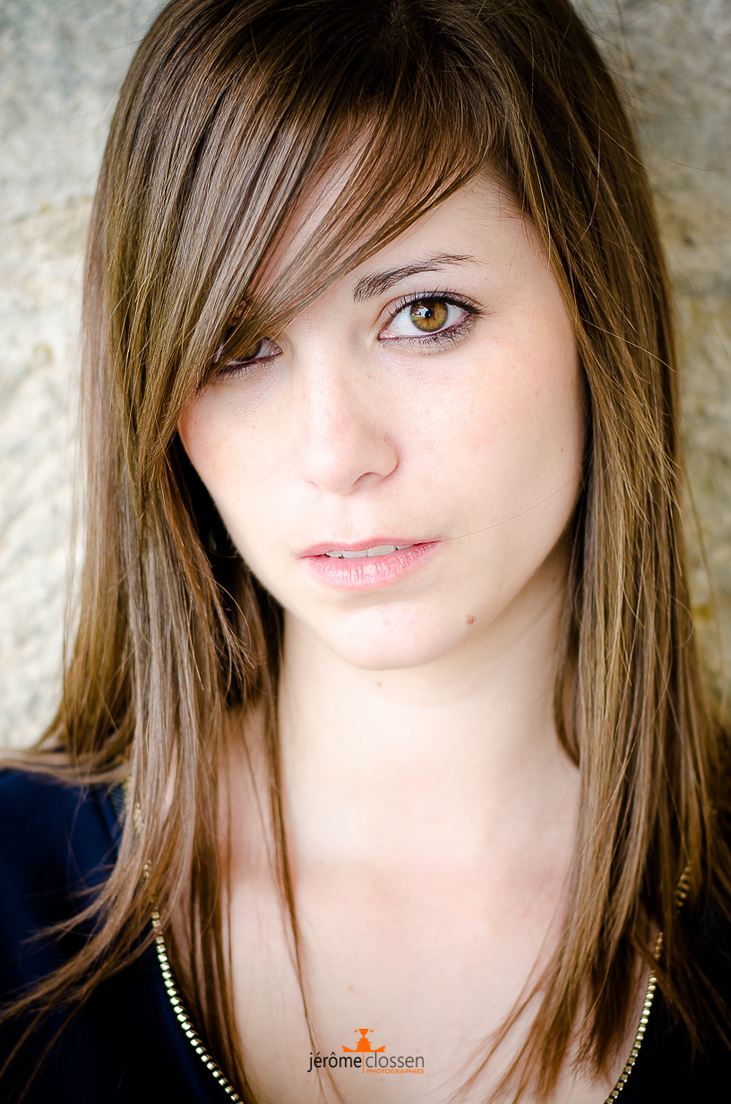 portrait / femme / studio / regard