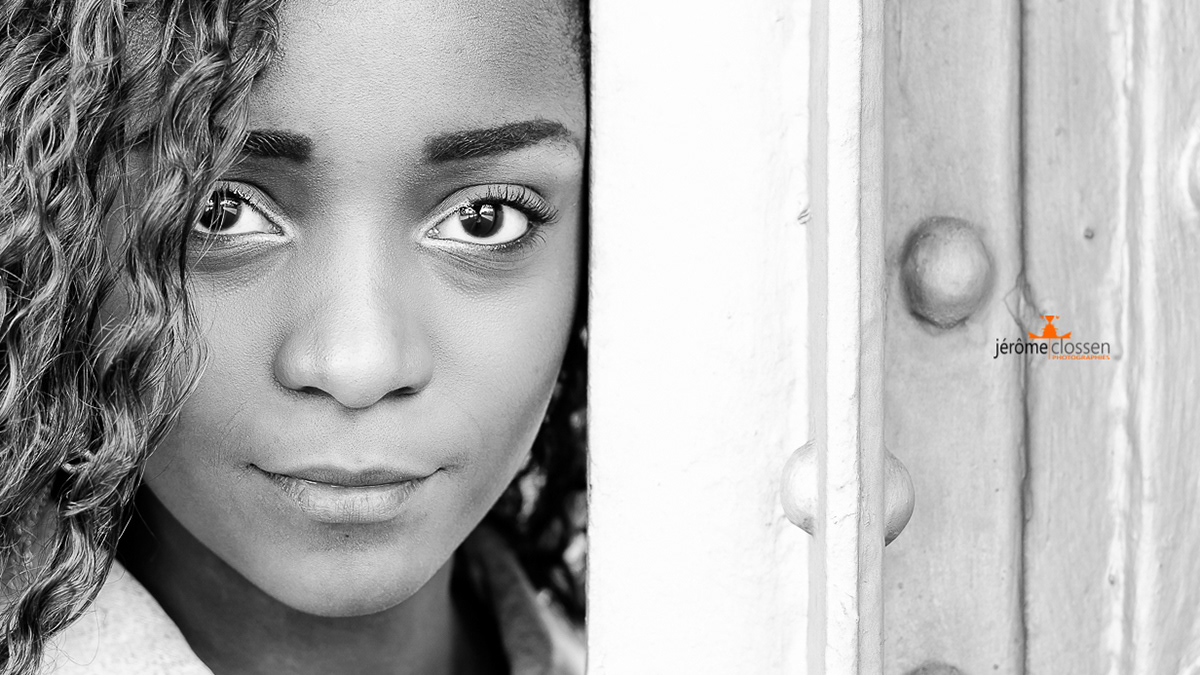 portrait / femme / ville / paris / regard