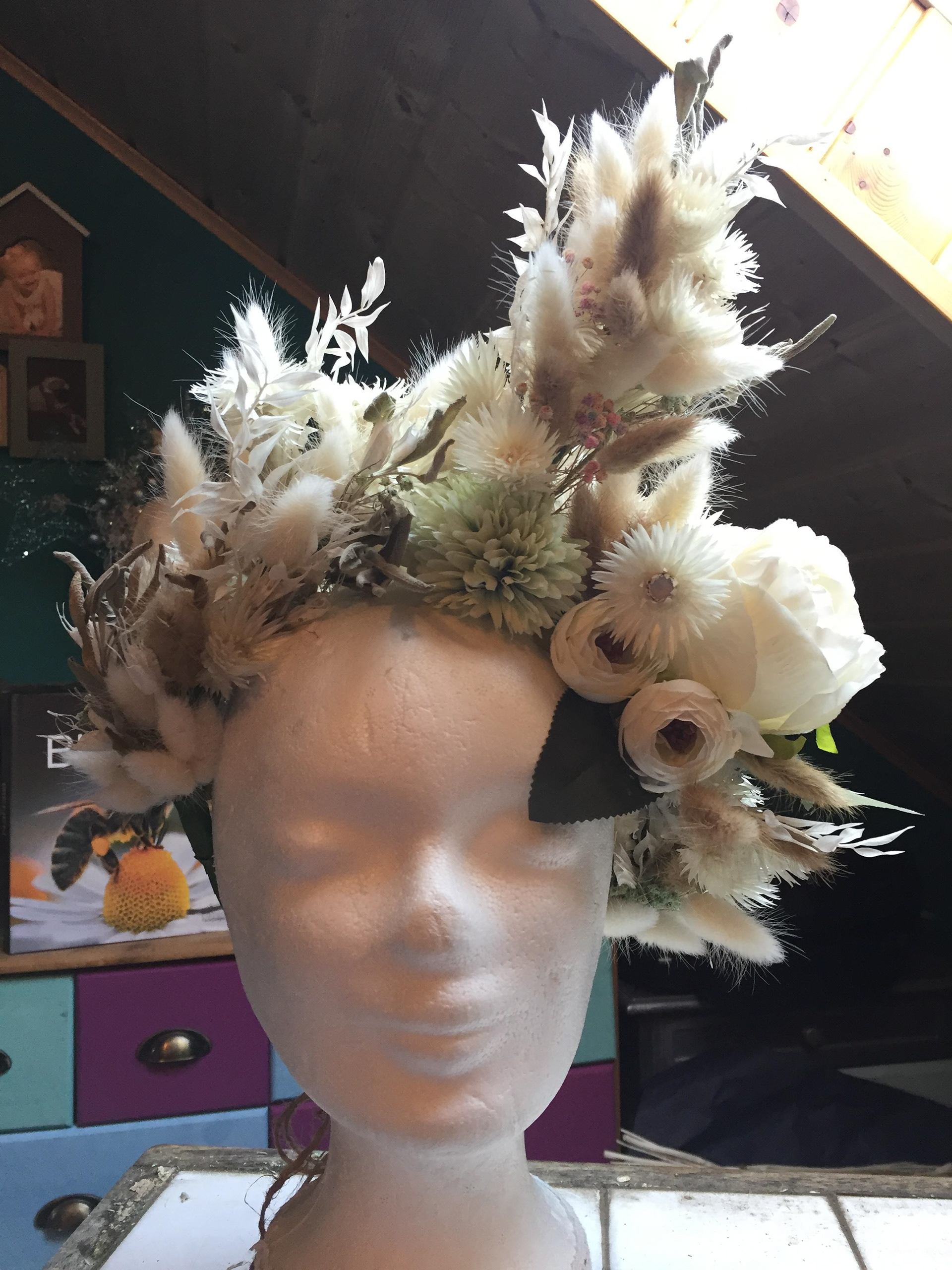 headpiece dried flowers  50,-