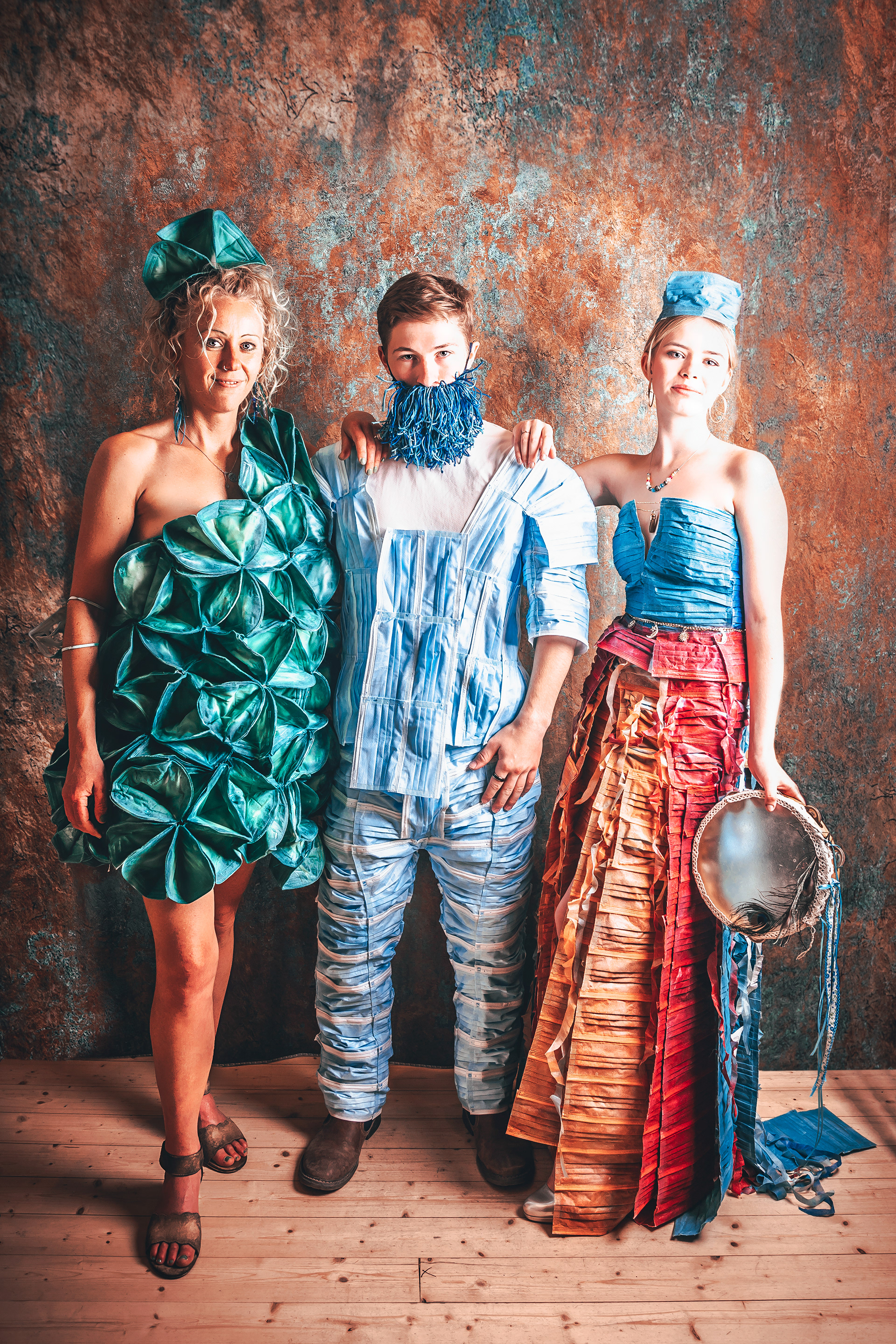 mask suit with beard 250,-