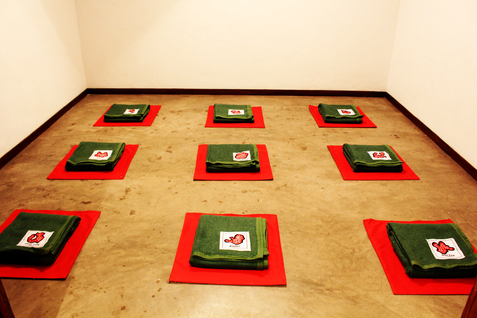 "O frio do NORTE é mais frio do que o frio do SUL | Instalação (Installation) | Cobertores (Blankets) | 2019