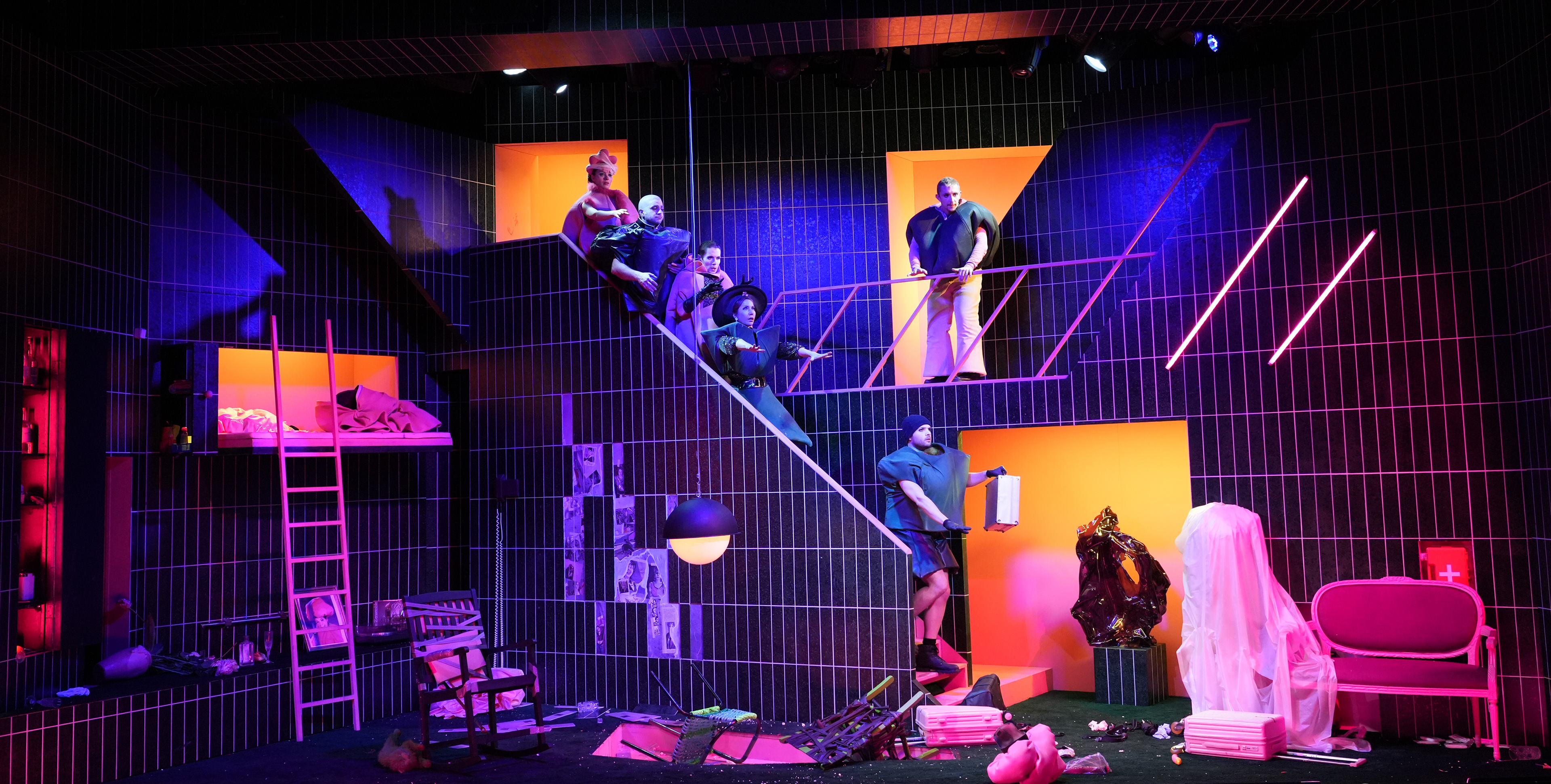 © Karl & Monika Forster