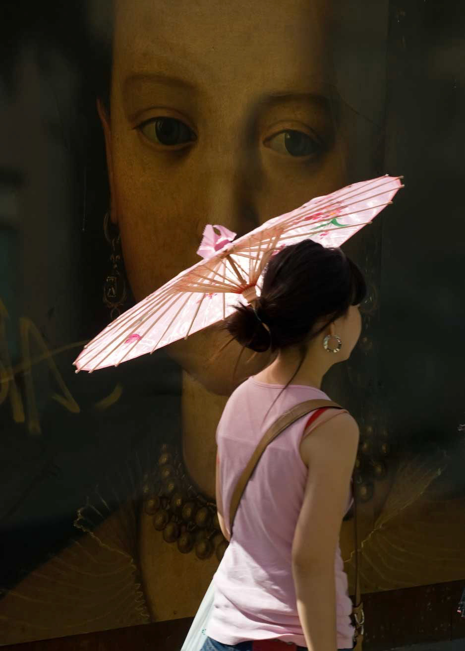 Pink Umbrella, Florence
