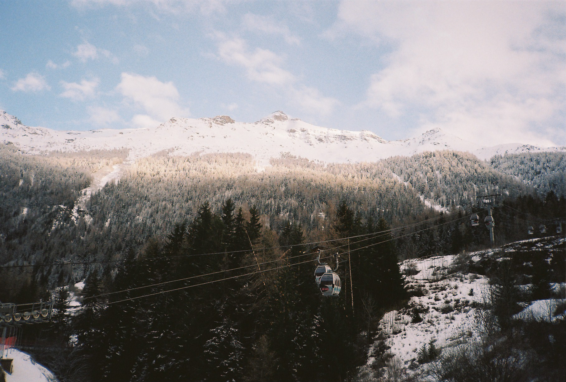 Olympus XA - Kodak Gold 200 (9)