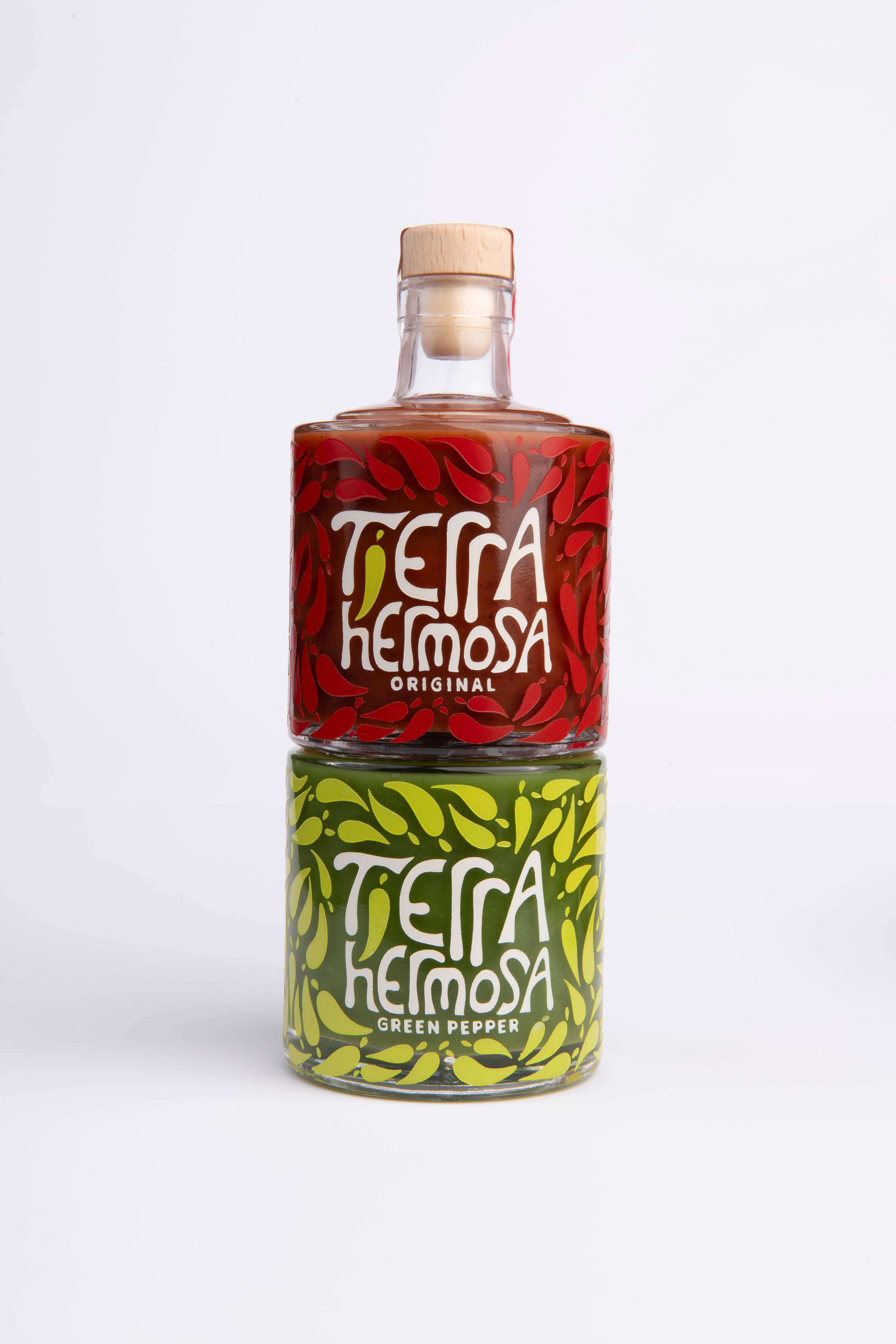 "Tierra Hermosa Hot Sauce" Bottle / Packaging Design © Anna Mishler 2024
