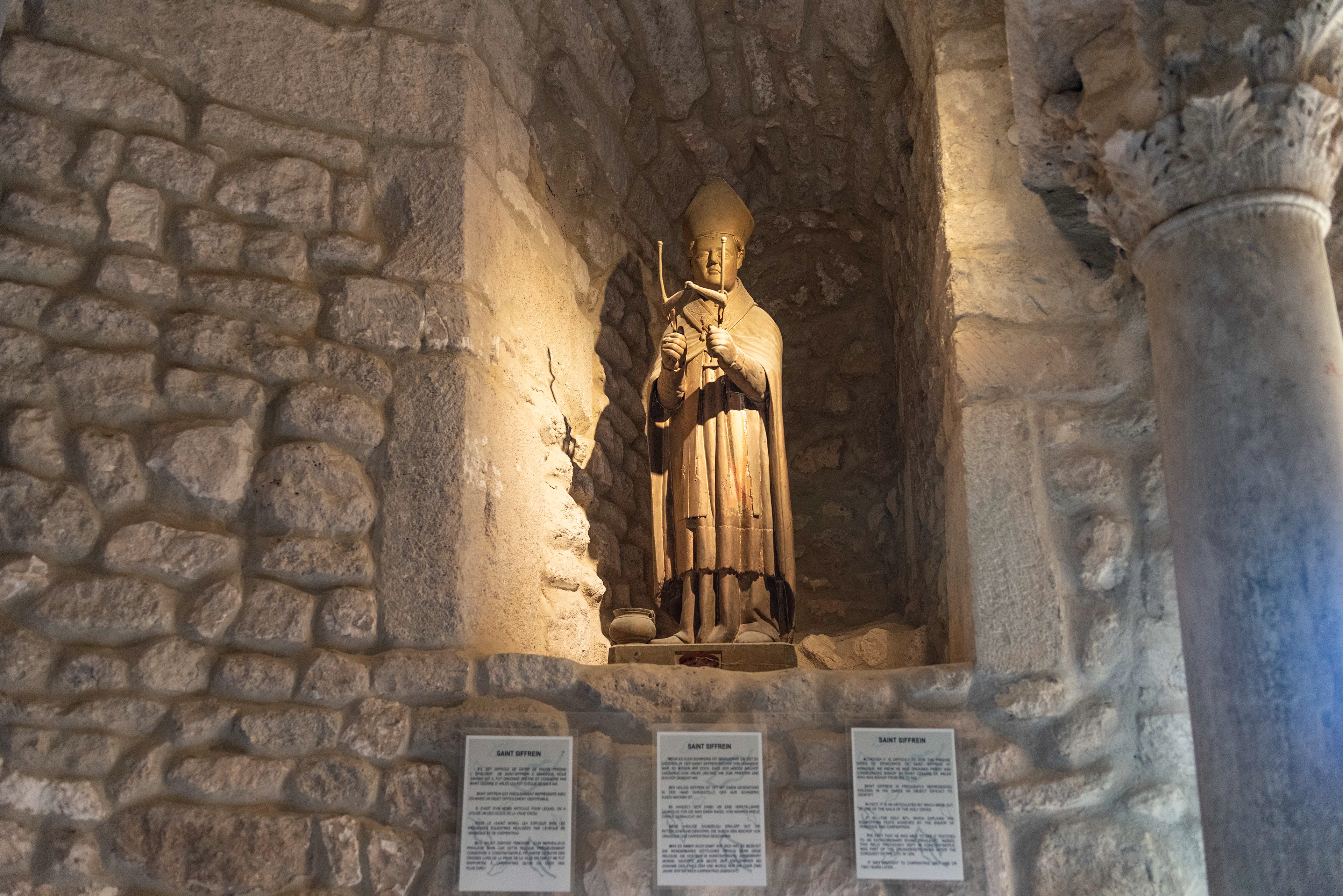 Statue de l'évêque