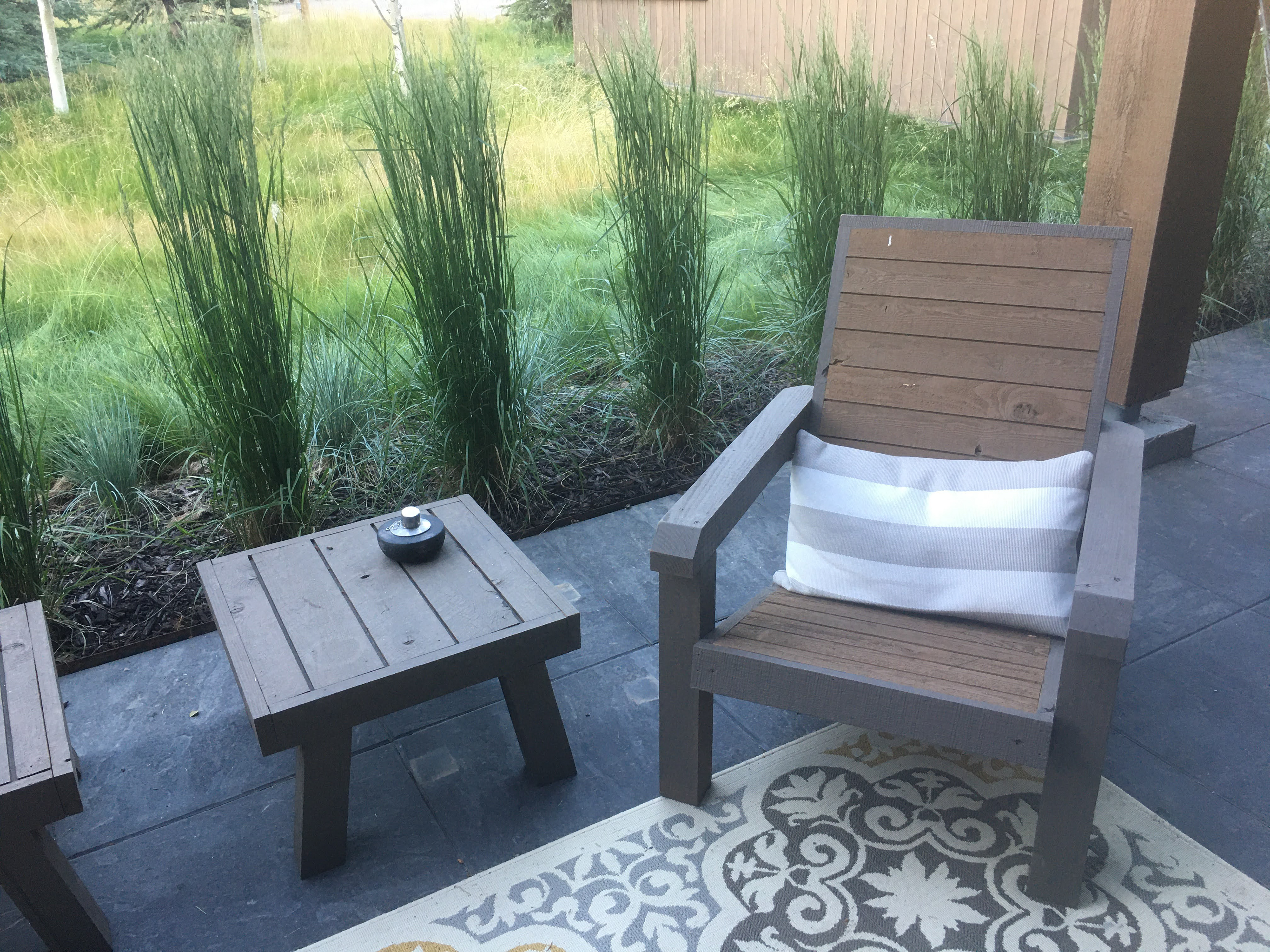 2Tone Summit Single with side table