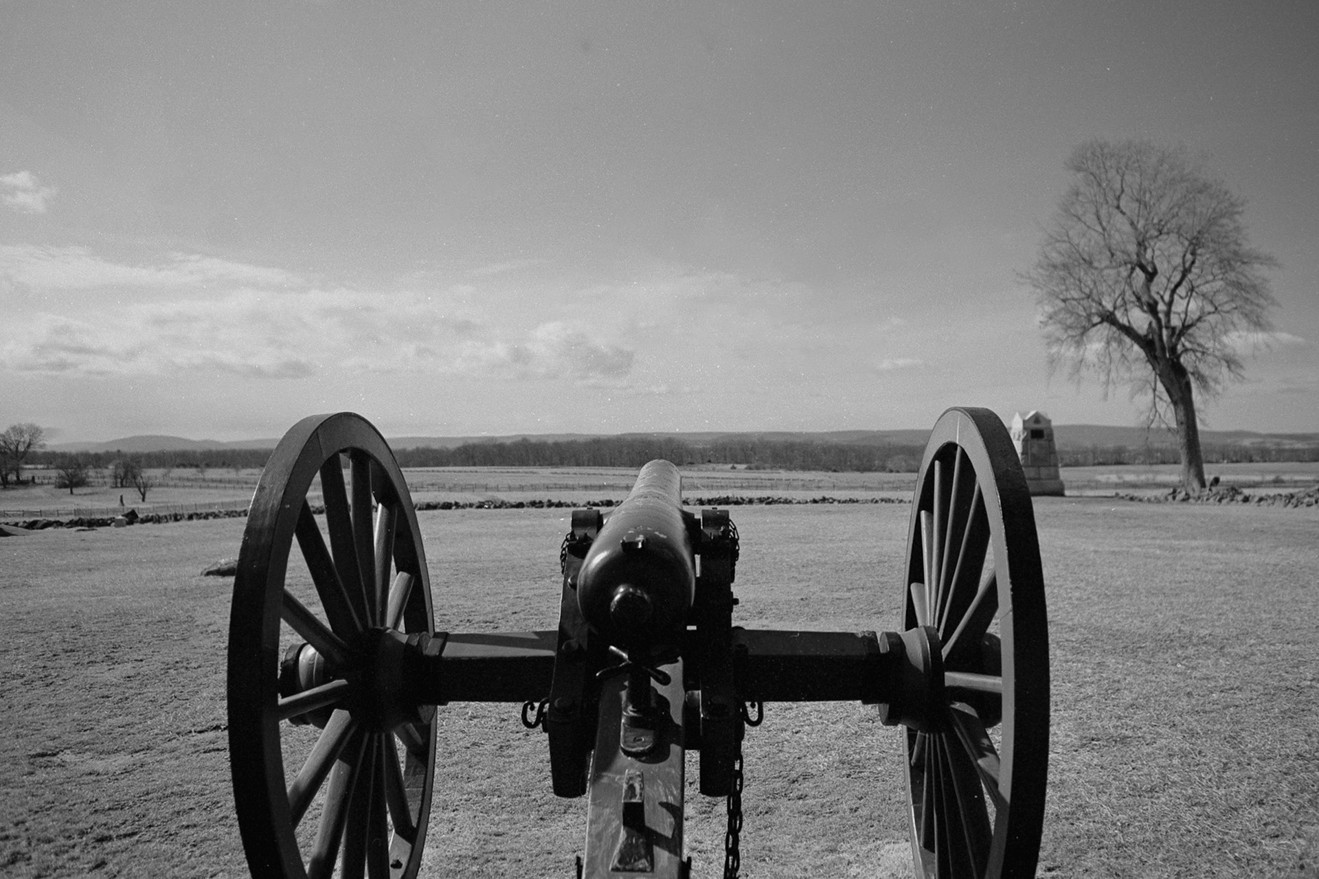 Nikon FM | Nikon Nikkor 28mm f2.8 | Rollei RPX 25Scanned with Plustek 8200iHome developed in D-76 1+1
