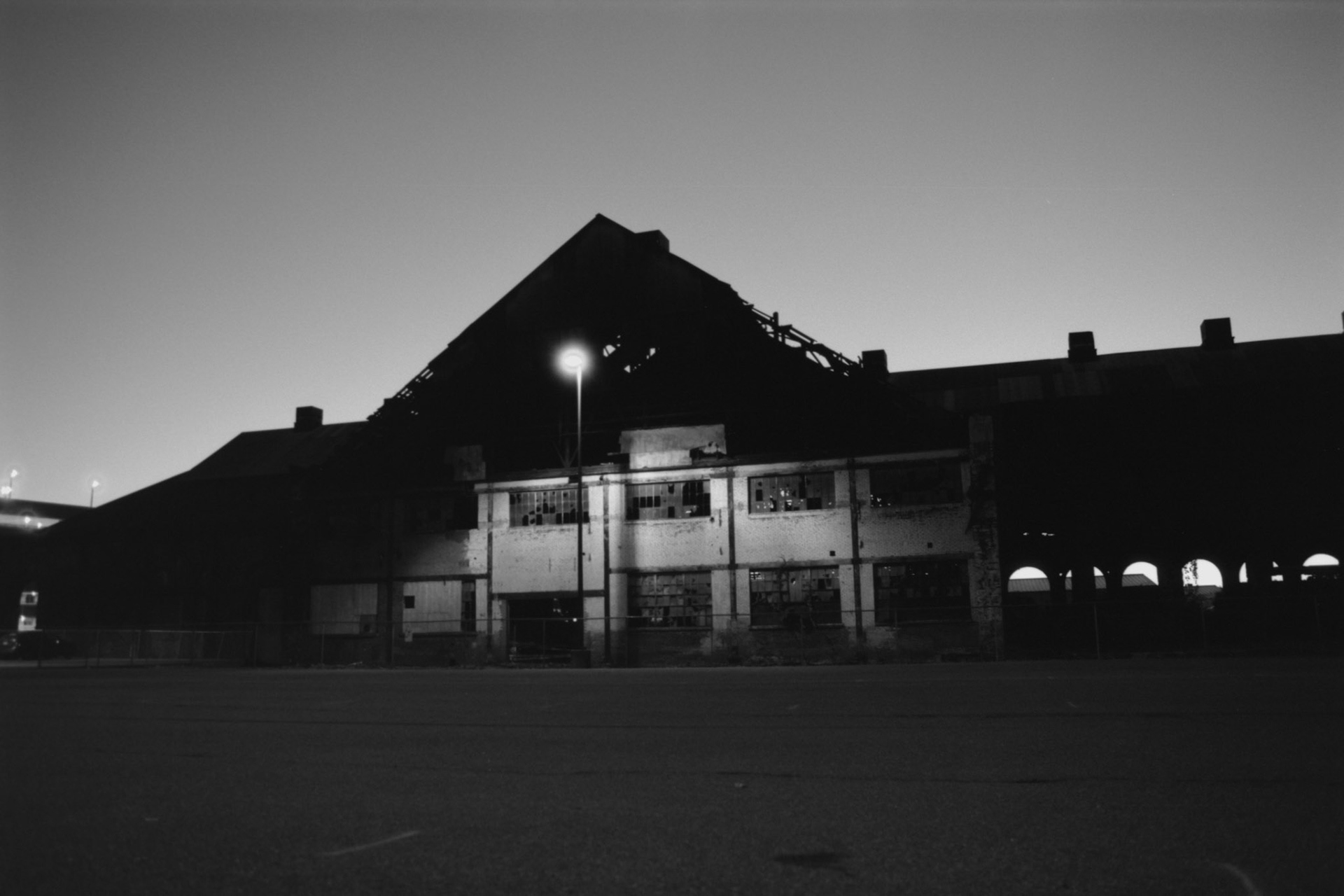 Nikon N90s | Nikon 28mm f/2.8 | Pan F 50Digitized with Fujifilm X-T5Home developed in HC-110 BNegative Lab Pro v3.1.1 | Color Model: B+W | Pre-Sat: 3 | Tone Profile: Cinematic - Rich | WB: None | LUT: Frontier