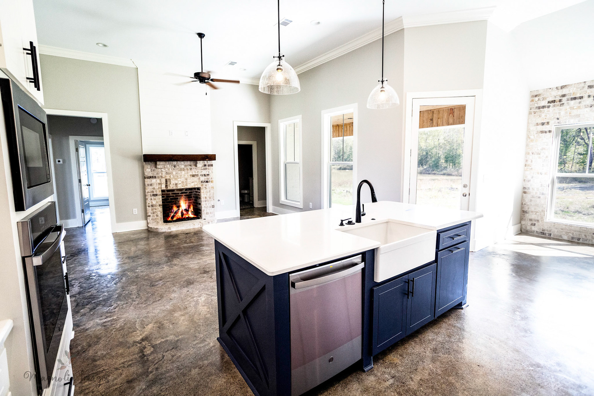 Living room, open kitchen, breakfast nook