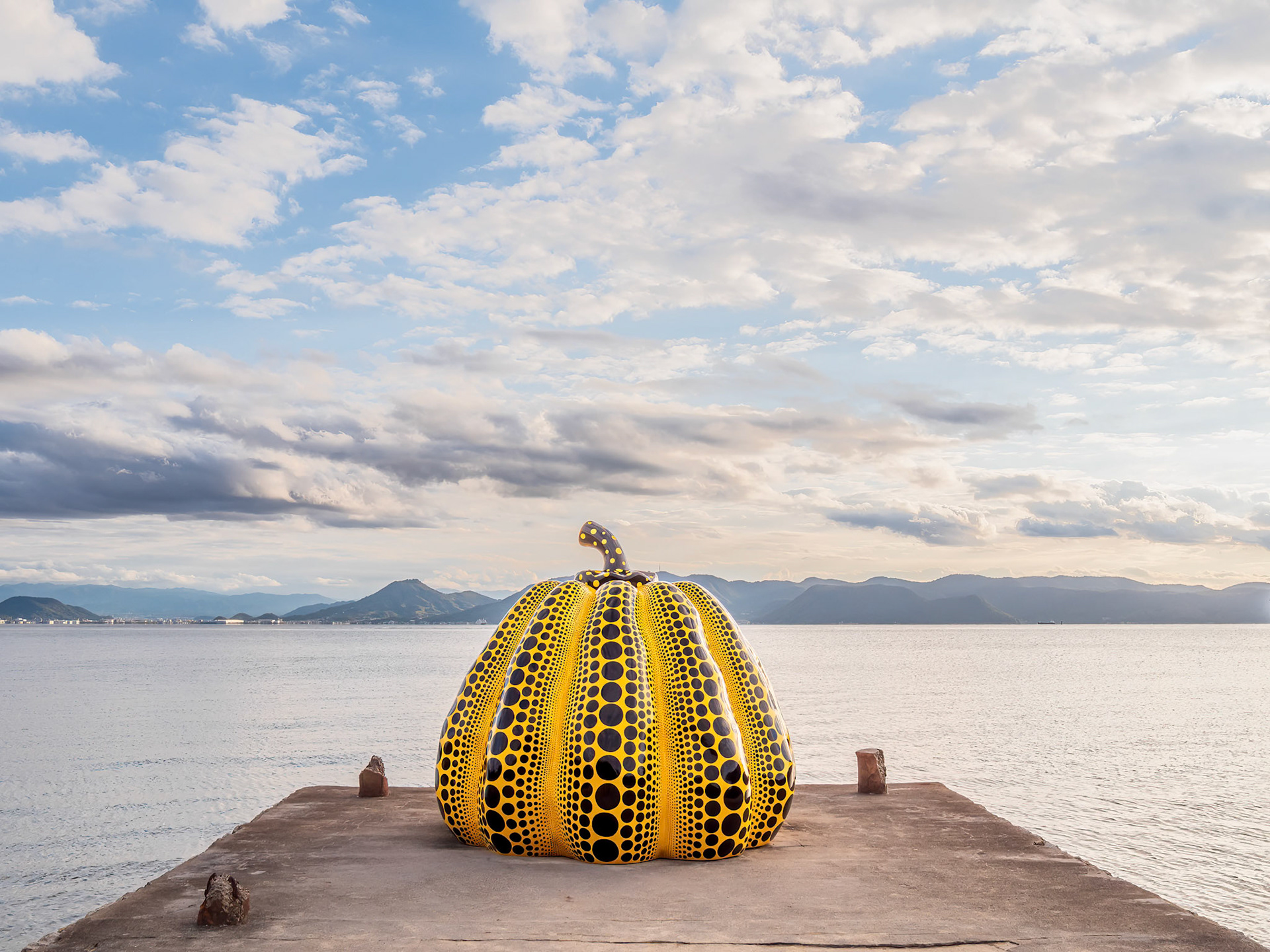 Yayoi Kusama Yellow Pumpkin, Naoshima Island