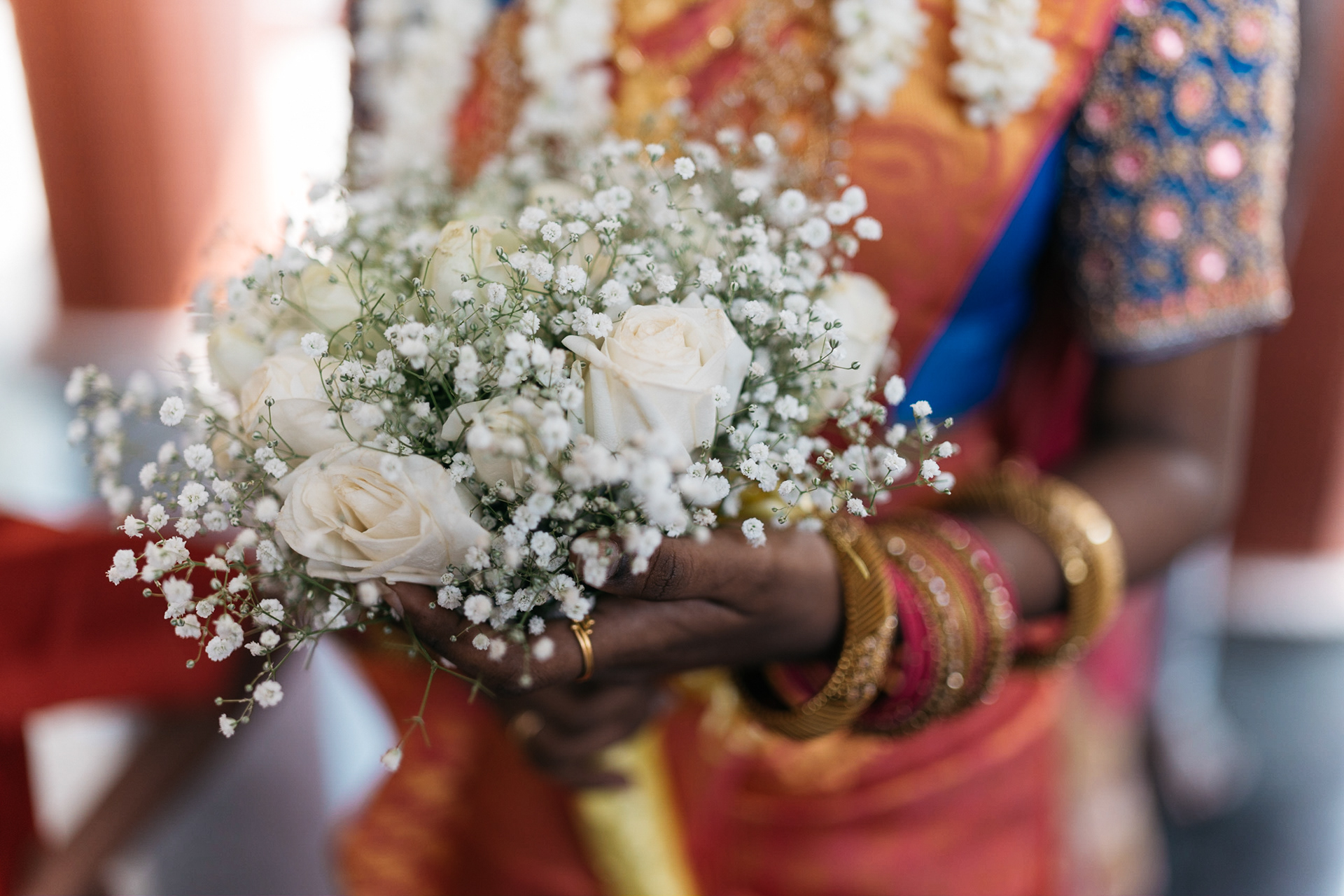 Bokeh in bride's hands
